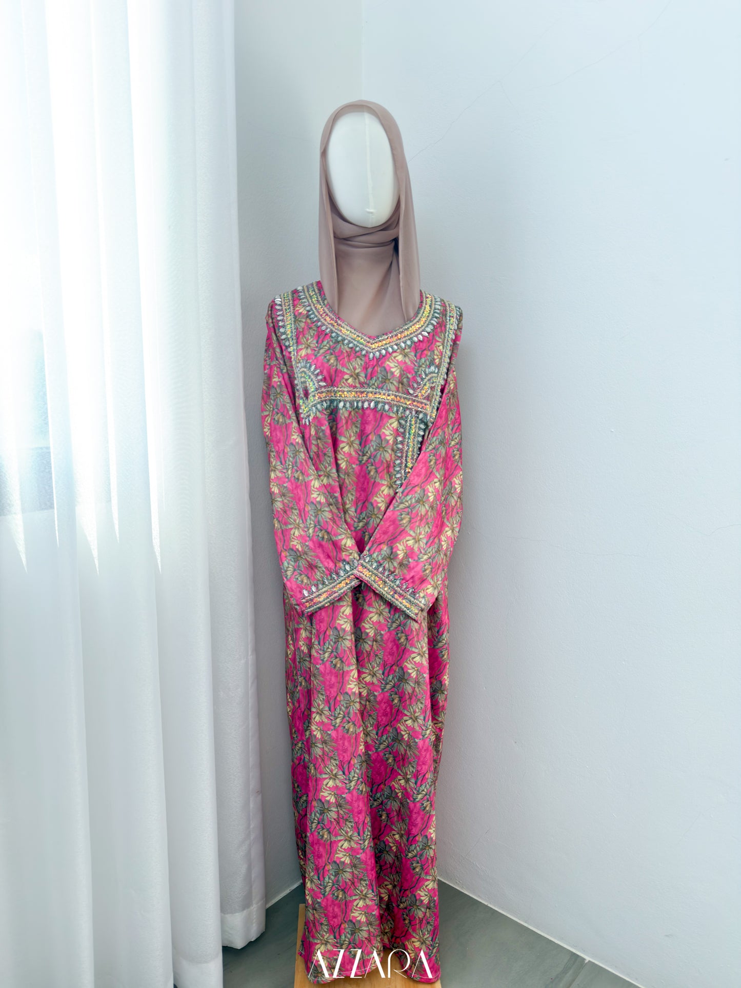 M015 - Exclusive Mukhawar (RTW)
