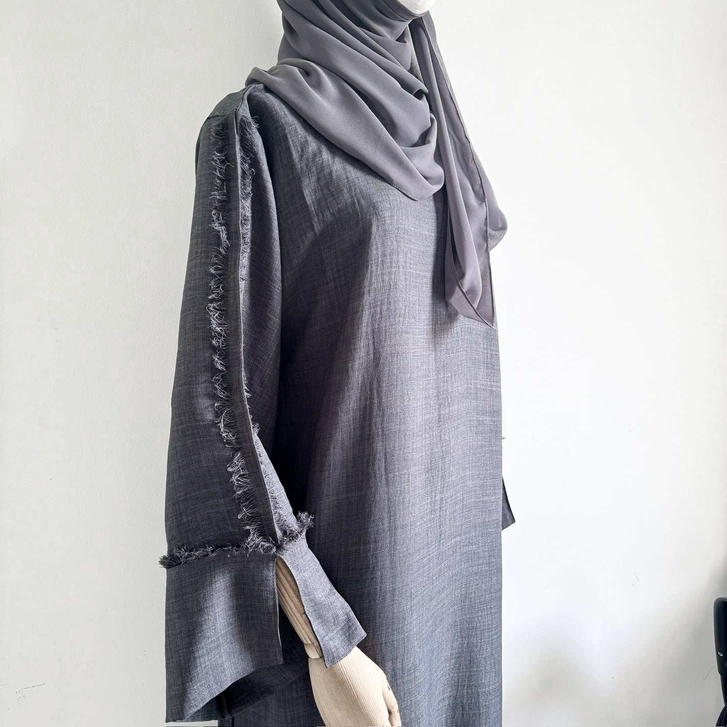 (F015) Madina - Comfort with Frayed-Split Sleeve Linen