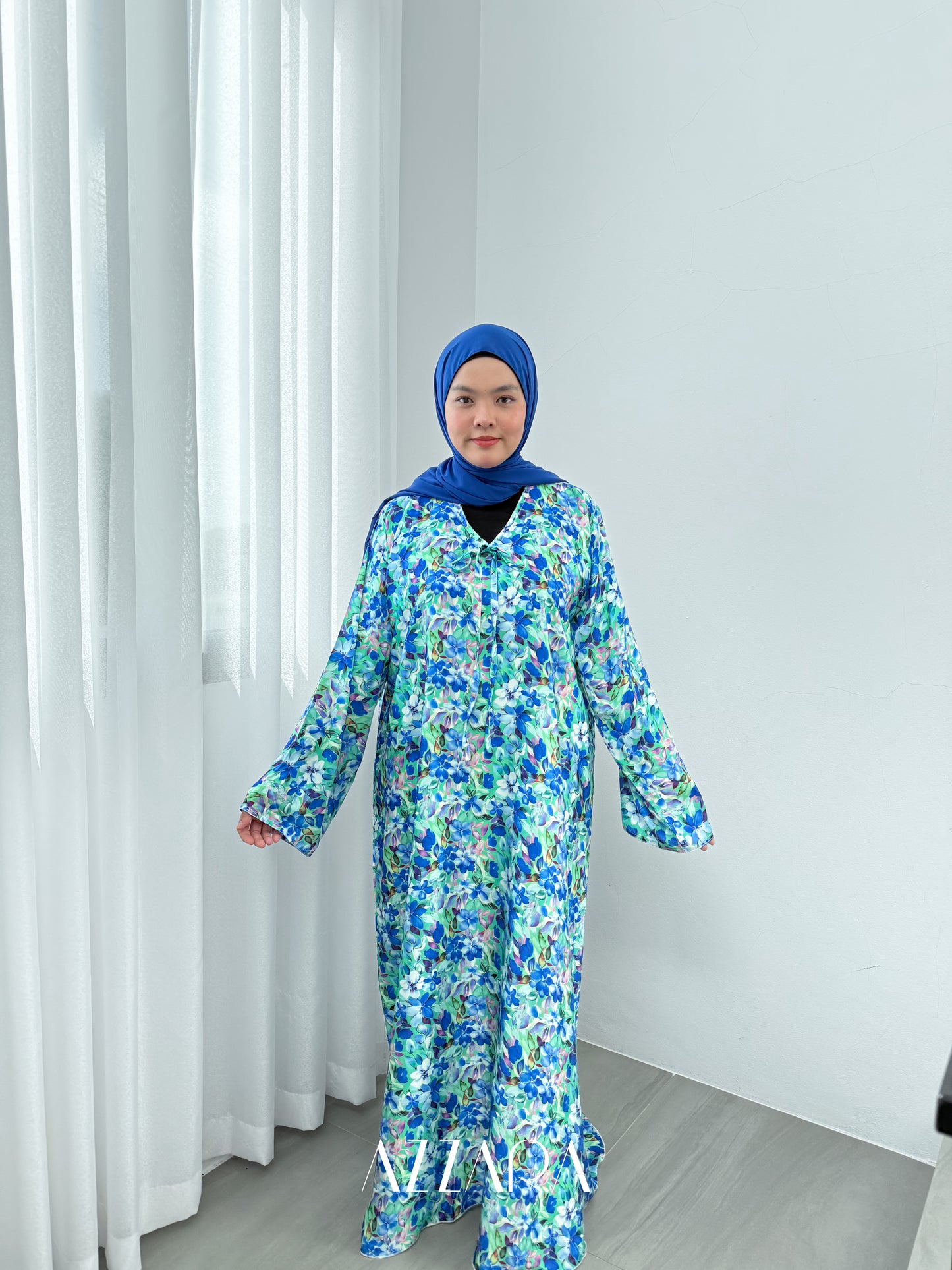(N009) Luna Petals - Blue Meadow