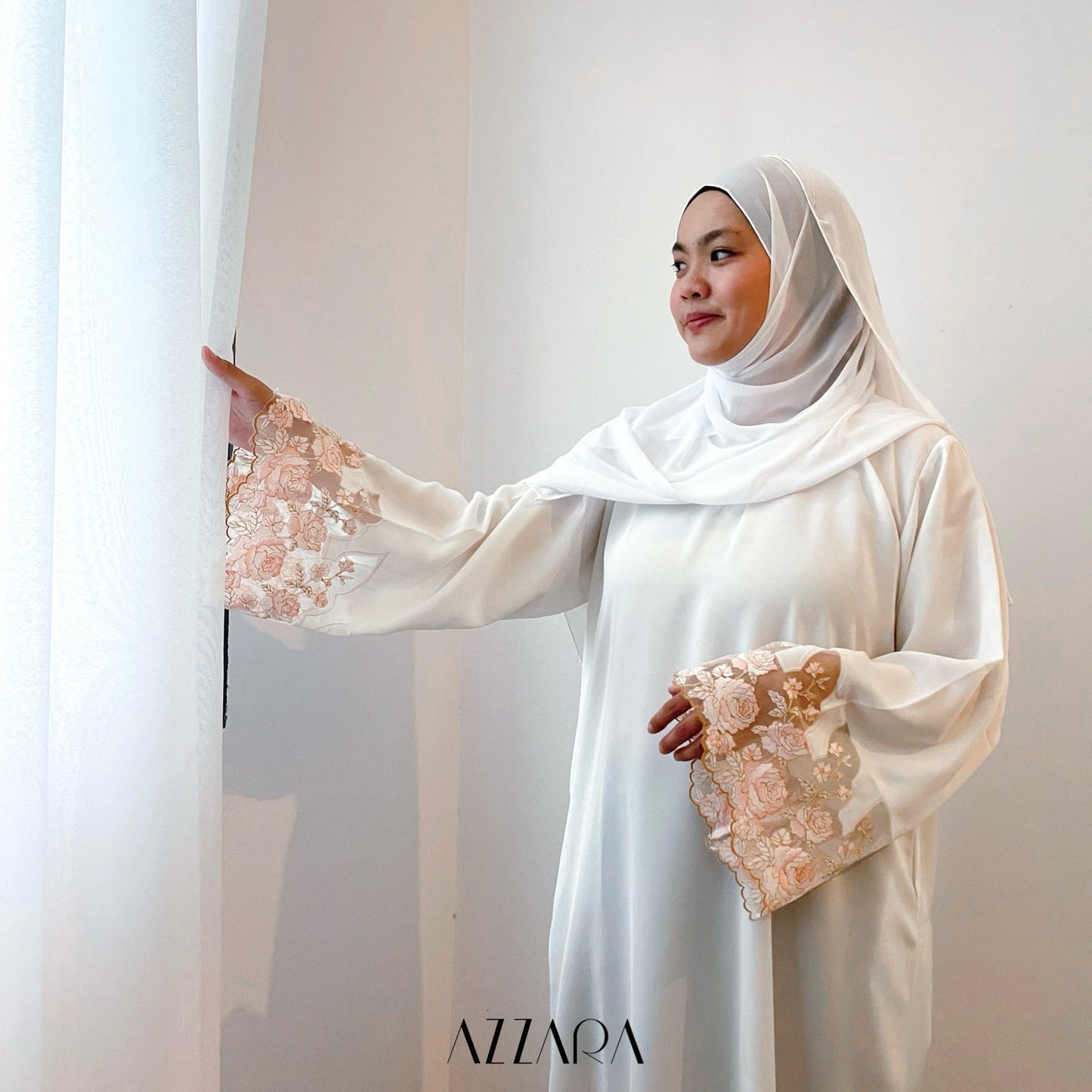 (F007) Aisya - White Flower Lace