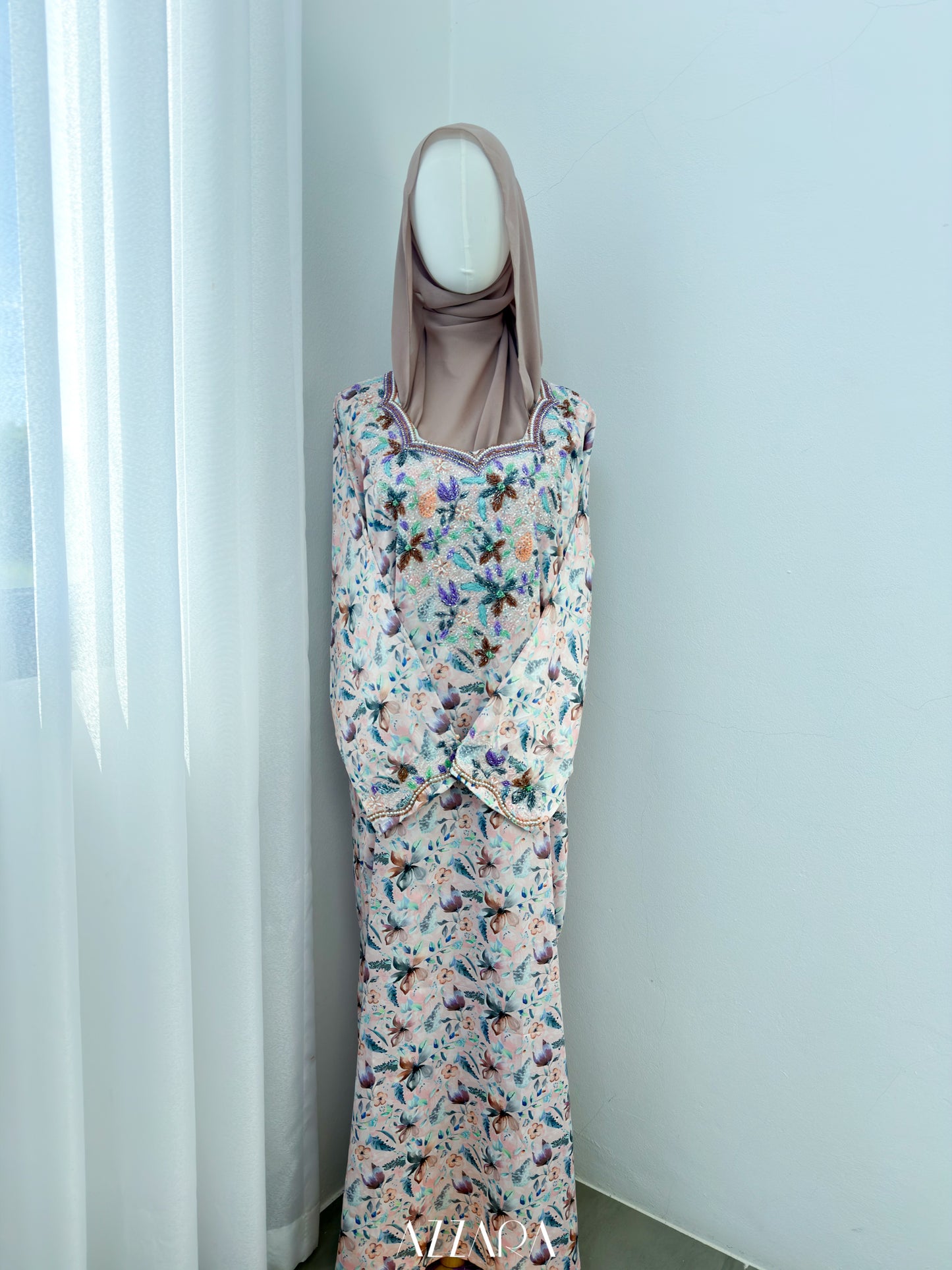 M010 - Exclusive Mukhawar (RTW)