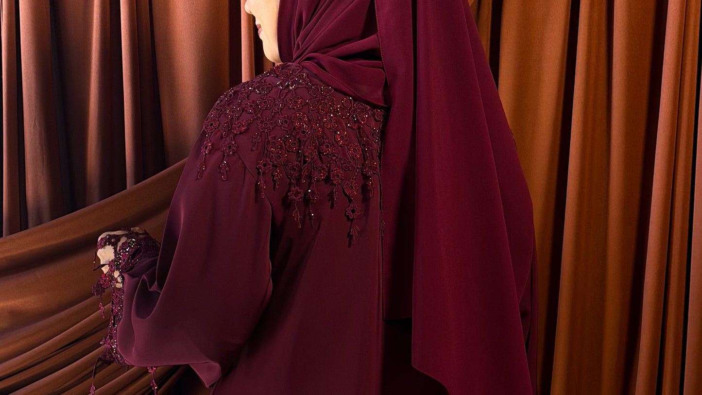 (N050) Raya Rossa - Arabian Nights in Burgundy