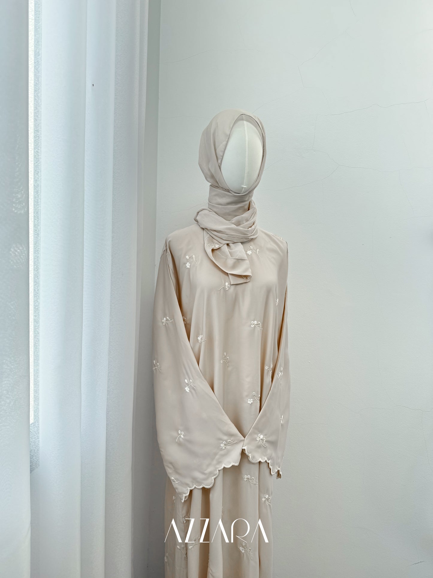 (G026) Syawal Abaya - Patching Mini Flowers in Beige