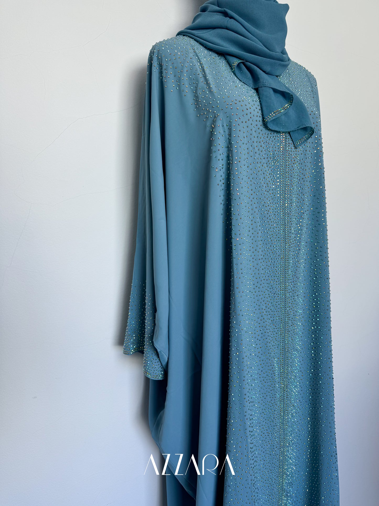 (B041) Straight Crystals Luxe in Capri Blue