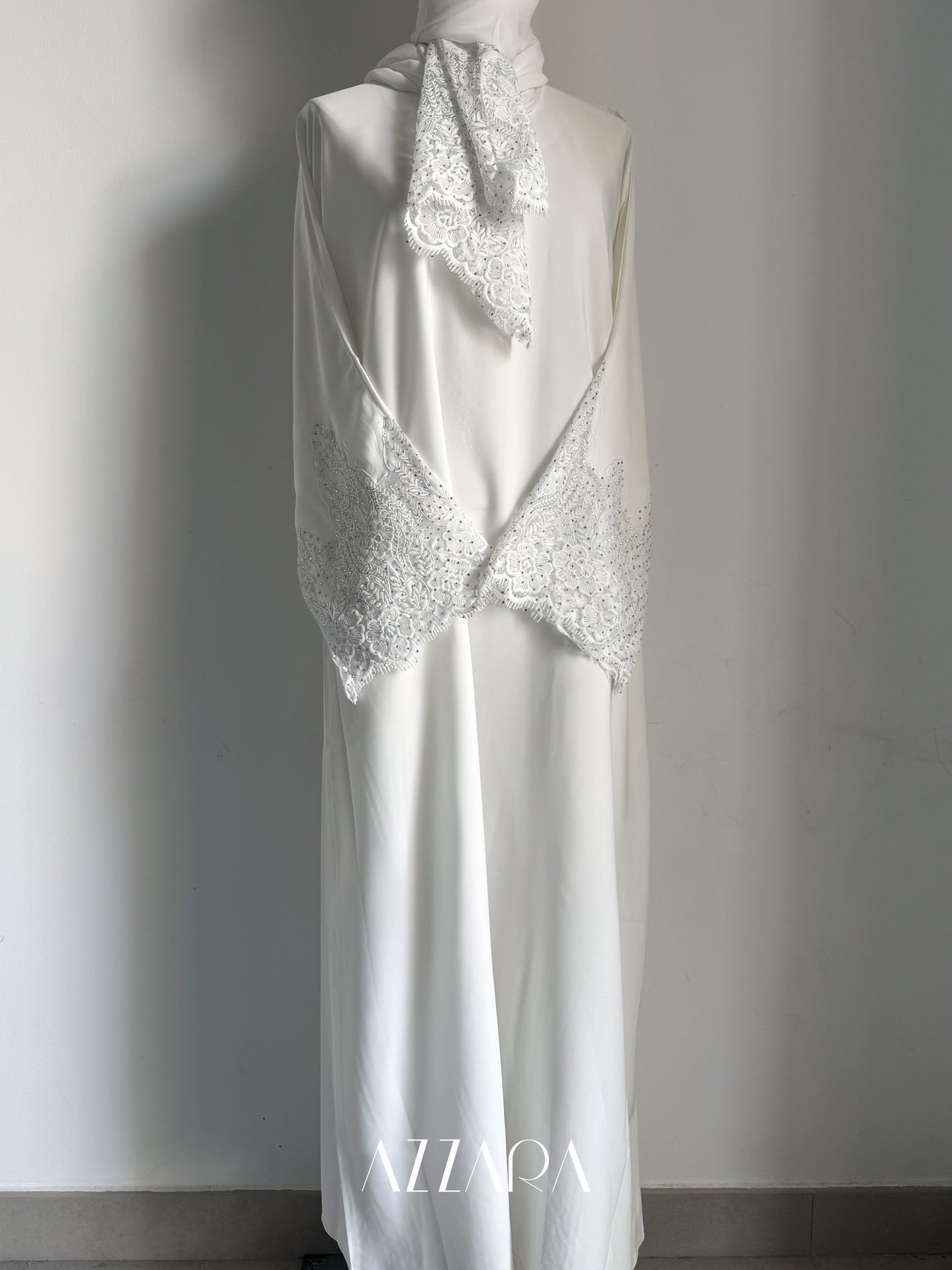 Laces Galore (C021) - White laces + Beads