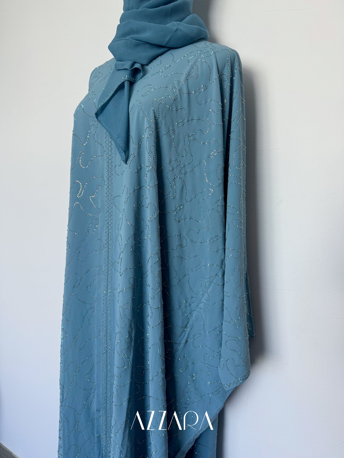 (B038) Crystal Wave in Capri Blue
