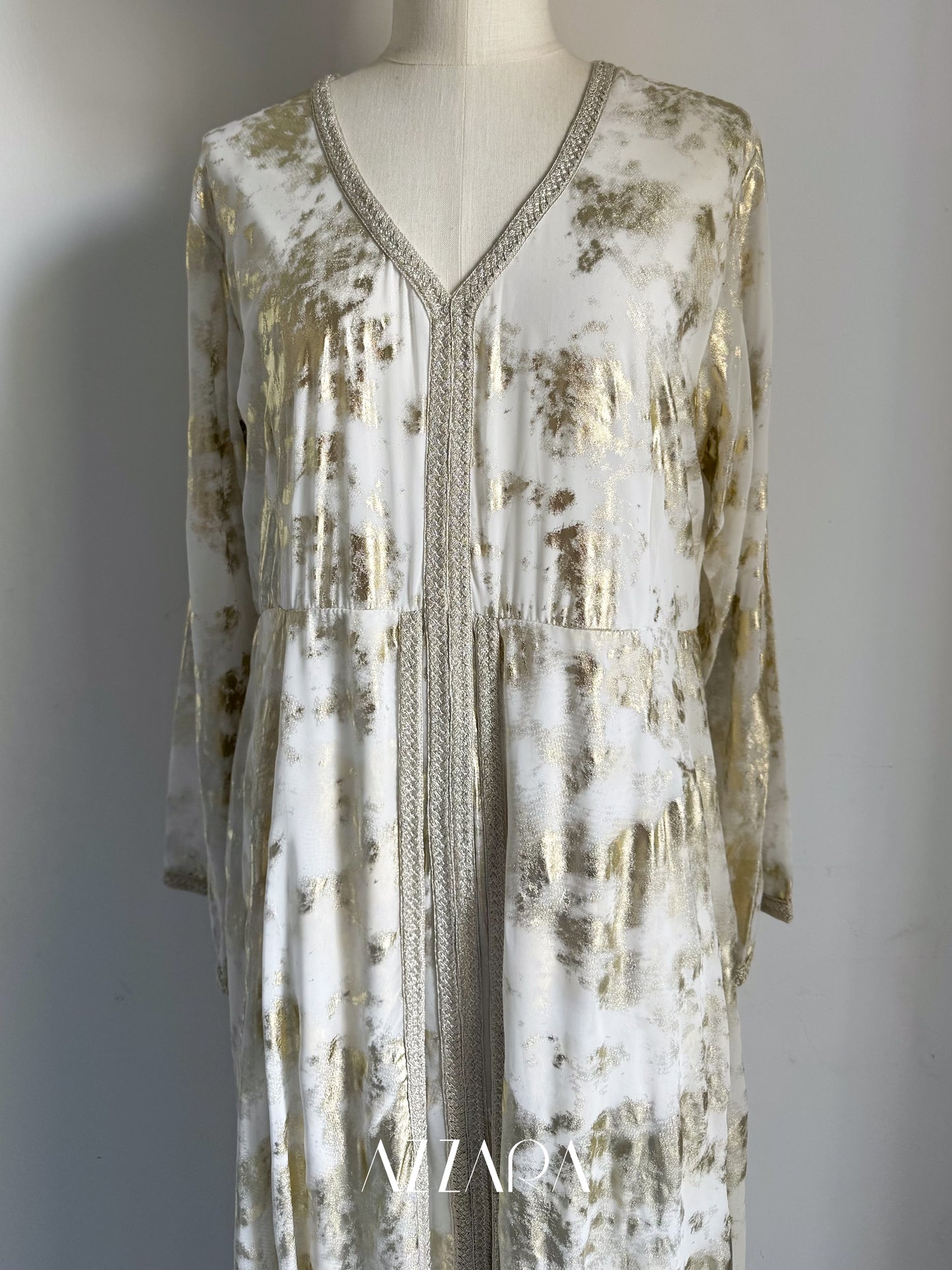 (B014) Fez Royale in Ivory White
