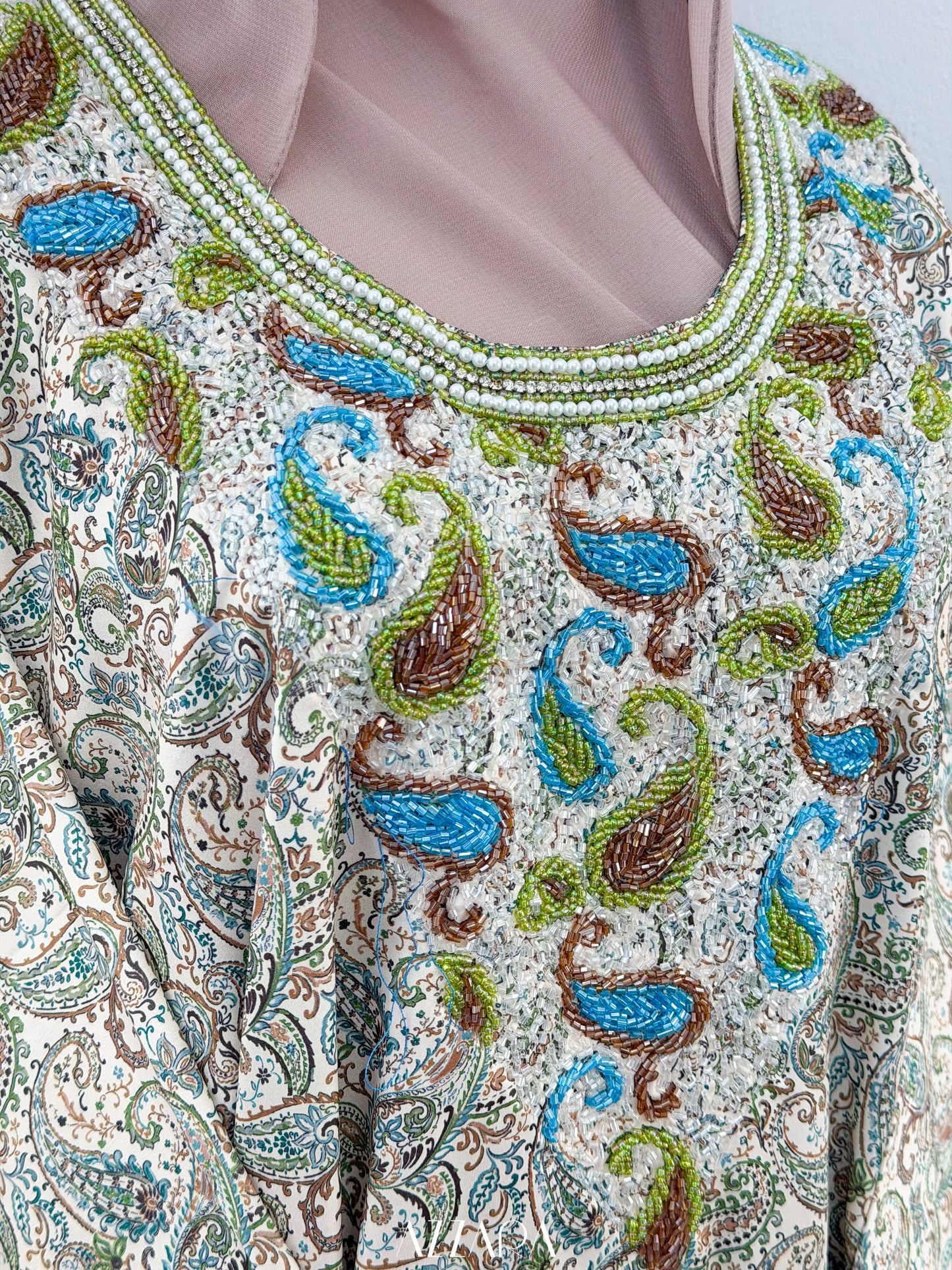 M026 - Exclusive Mukhawar (RTW)