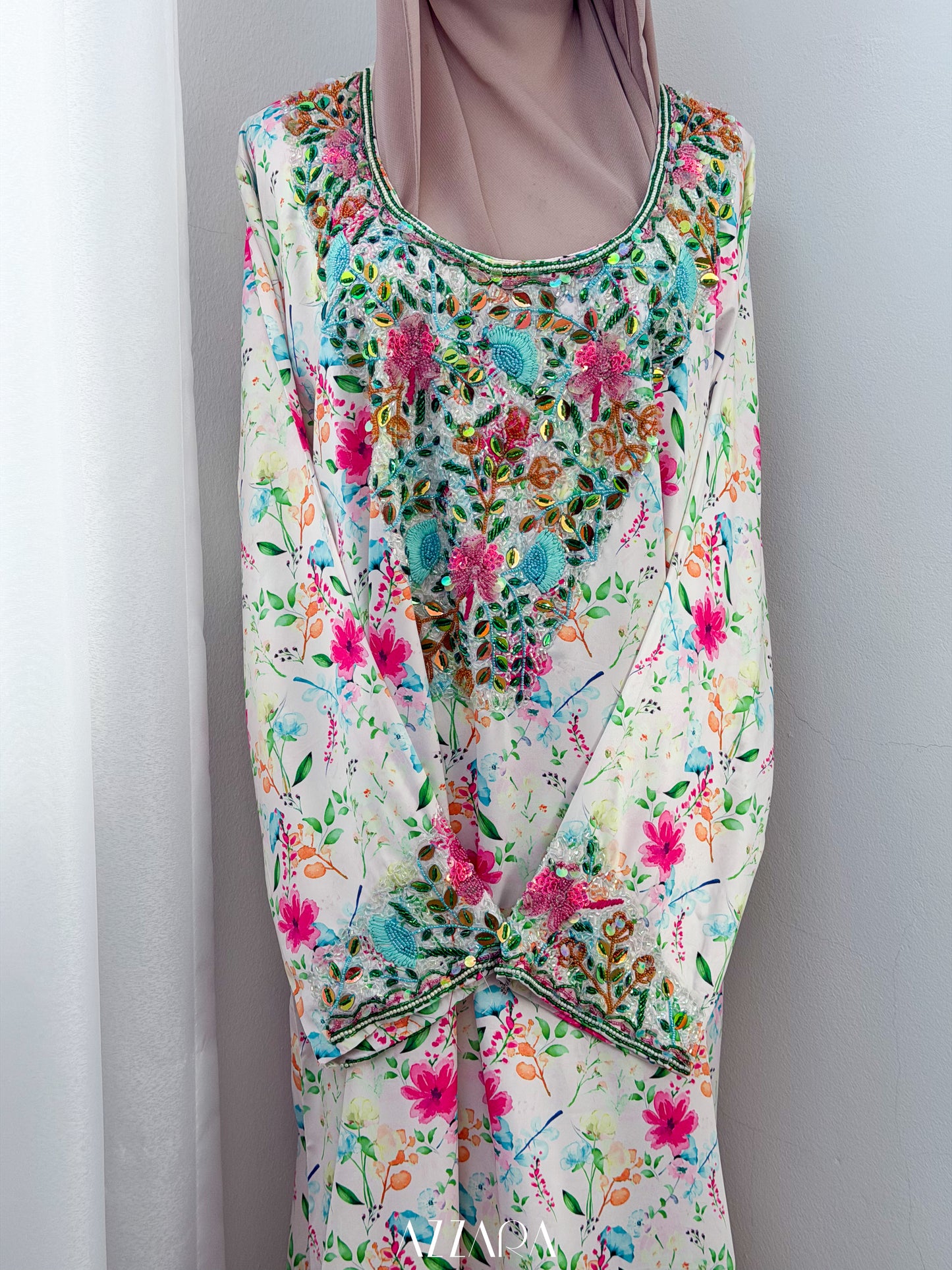 M025 - Exclusive Mukhawar (RTW)