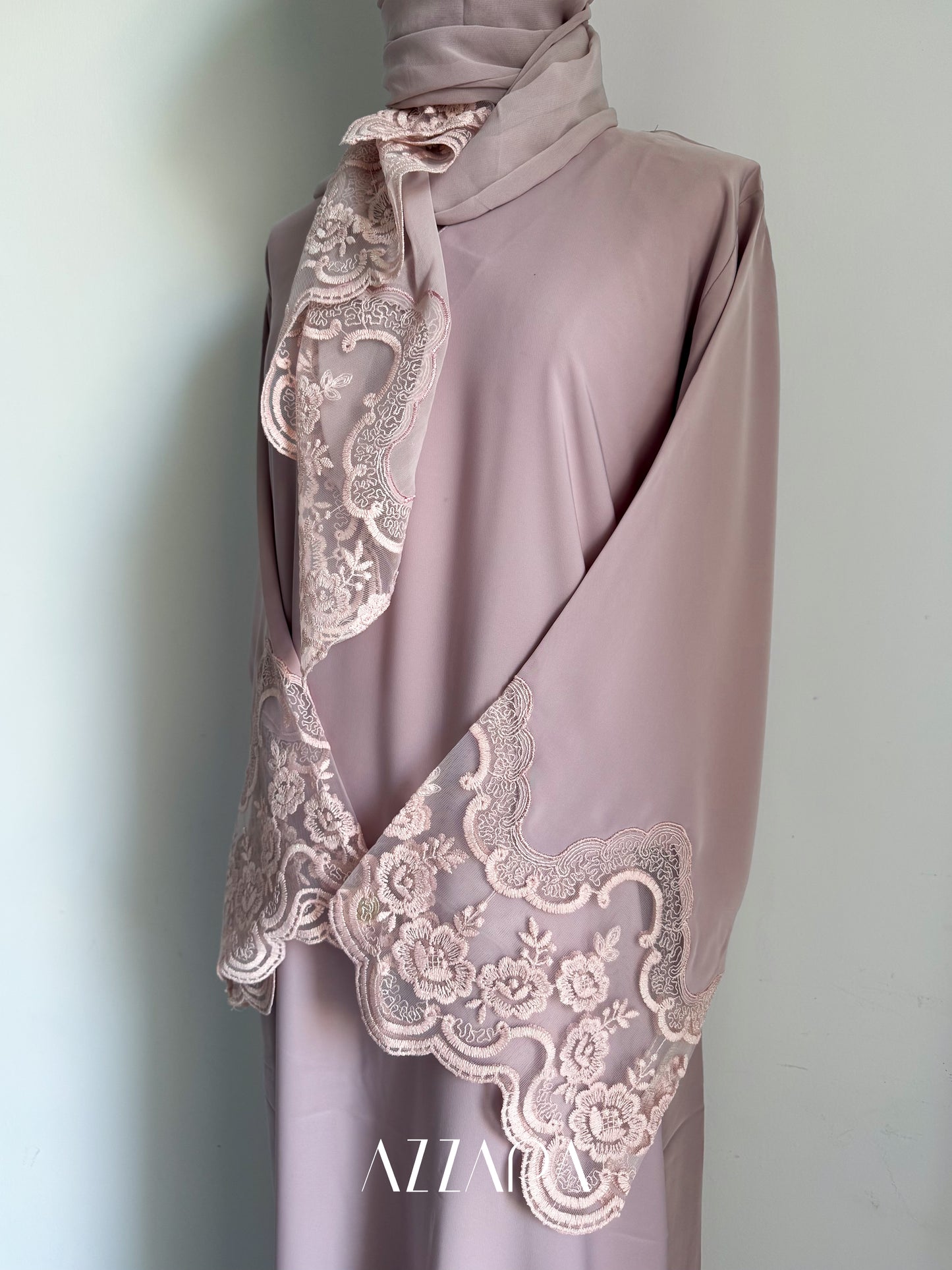 Laces Galore (C011) - Pink