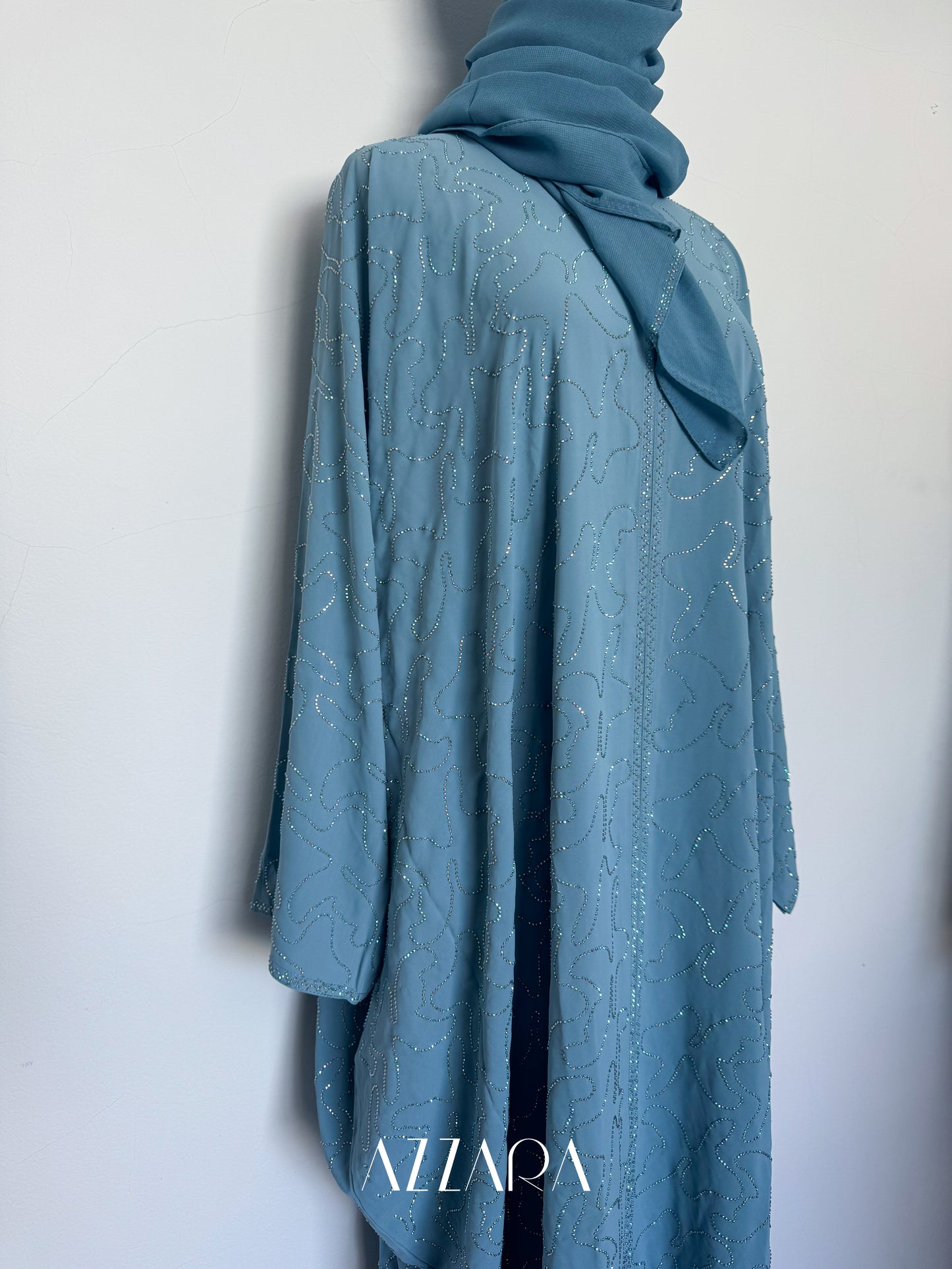 (B038) Crystal Wave in Capri Blue