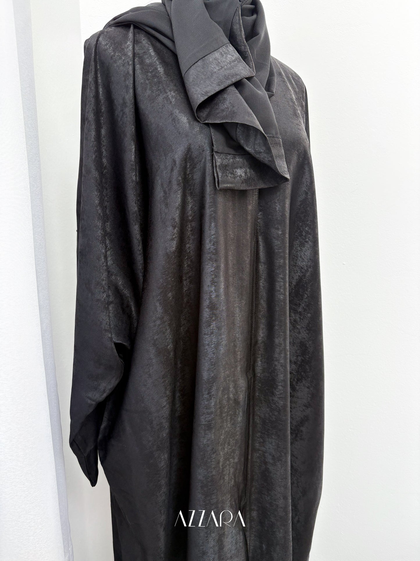 Sahara Abaya (D053)- Black on Black Shimmer Batwing