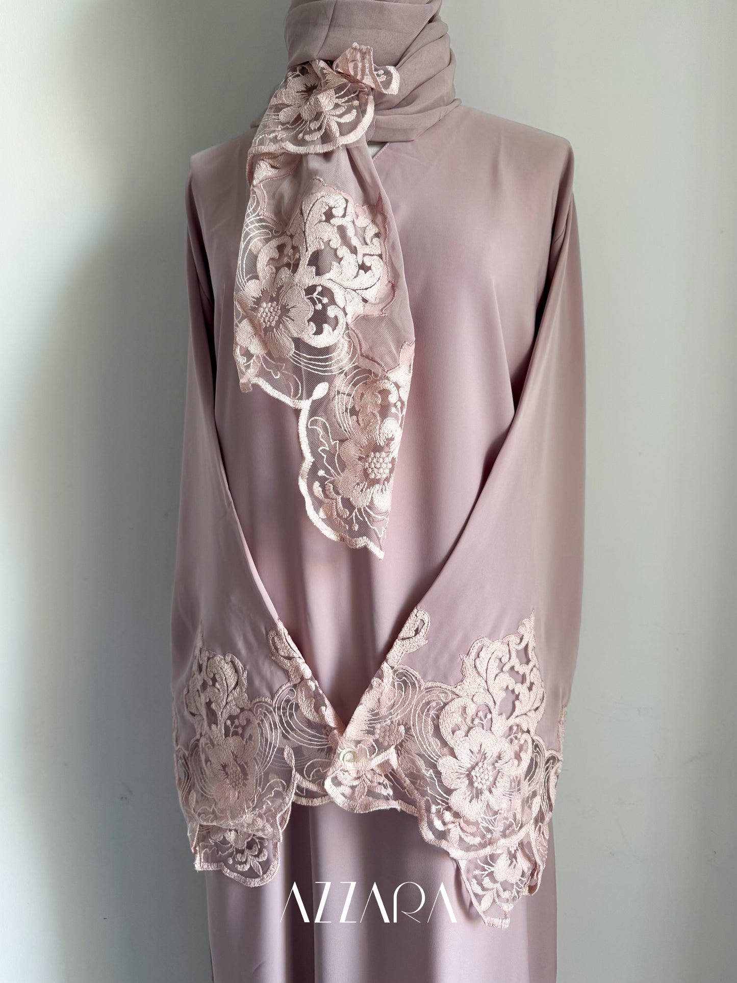 Laces Galore (C012) - Pink