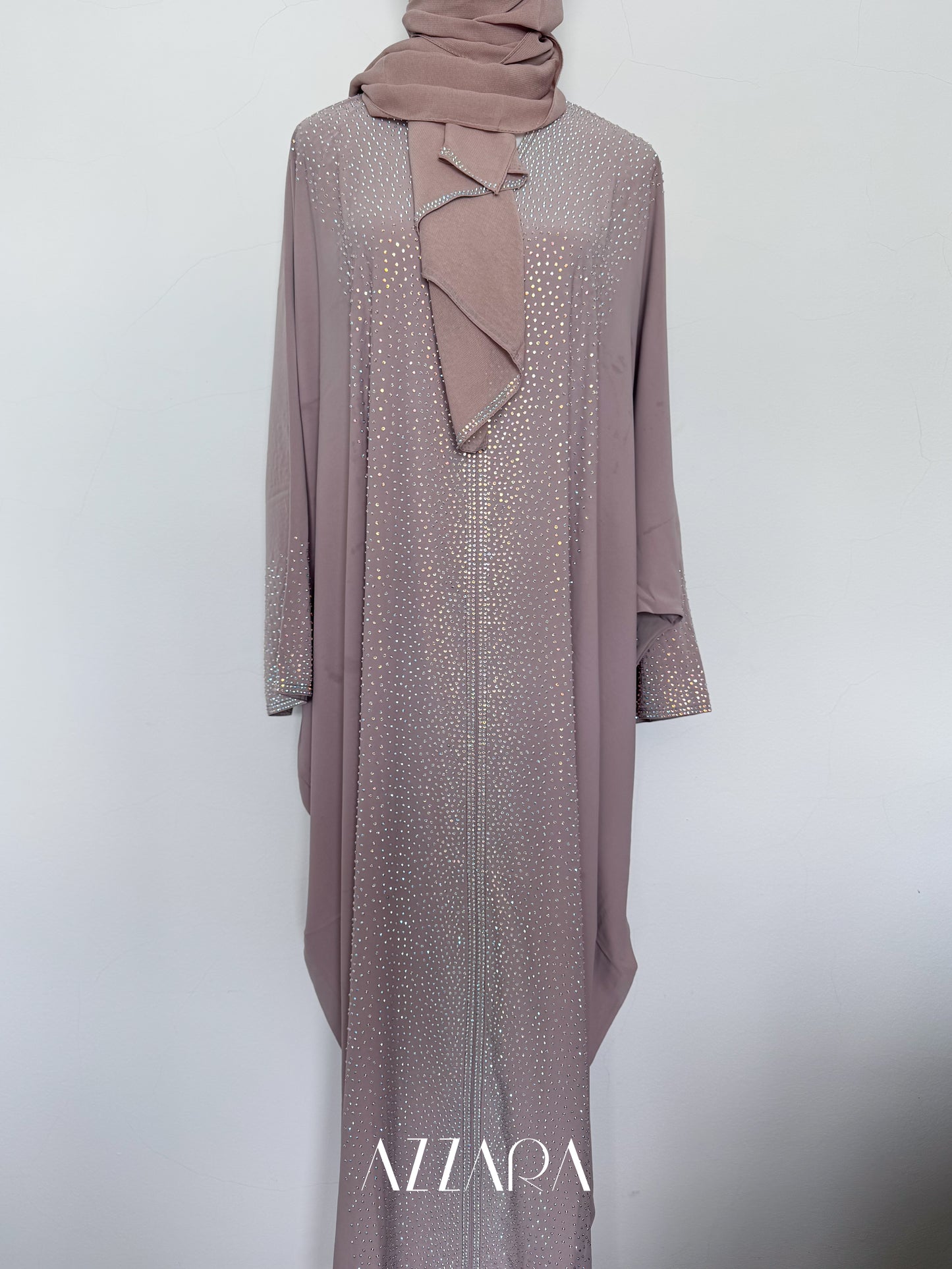 (B024) Straight Crystals Luxe in Nude