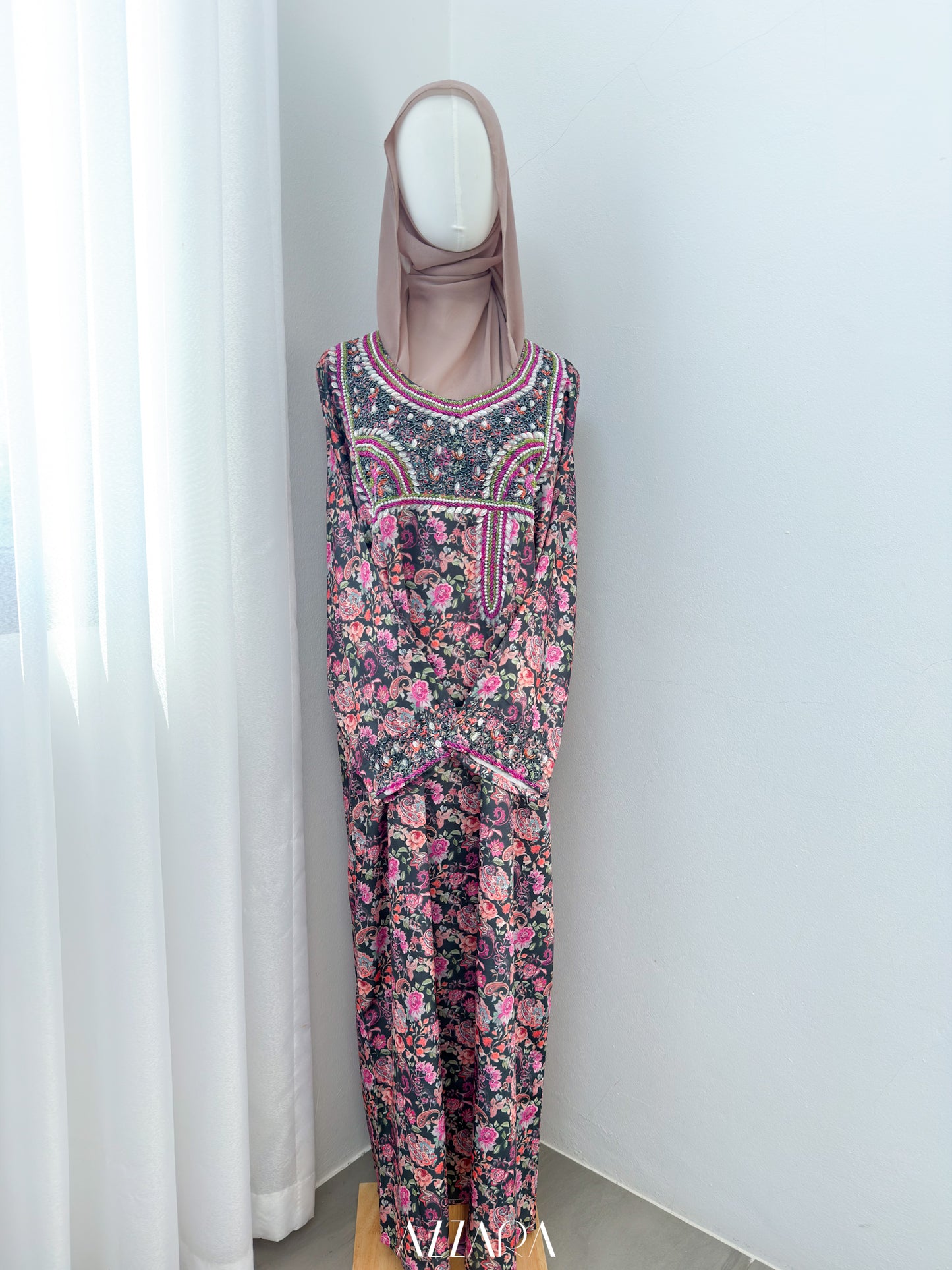 M013 - Exclusive Mukhawar (RTW)