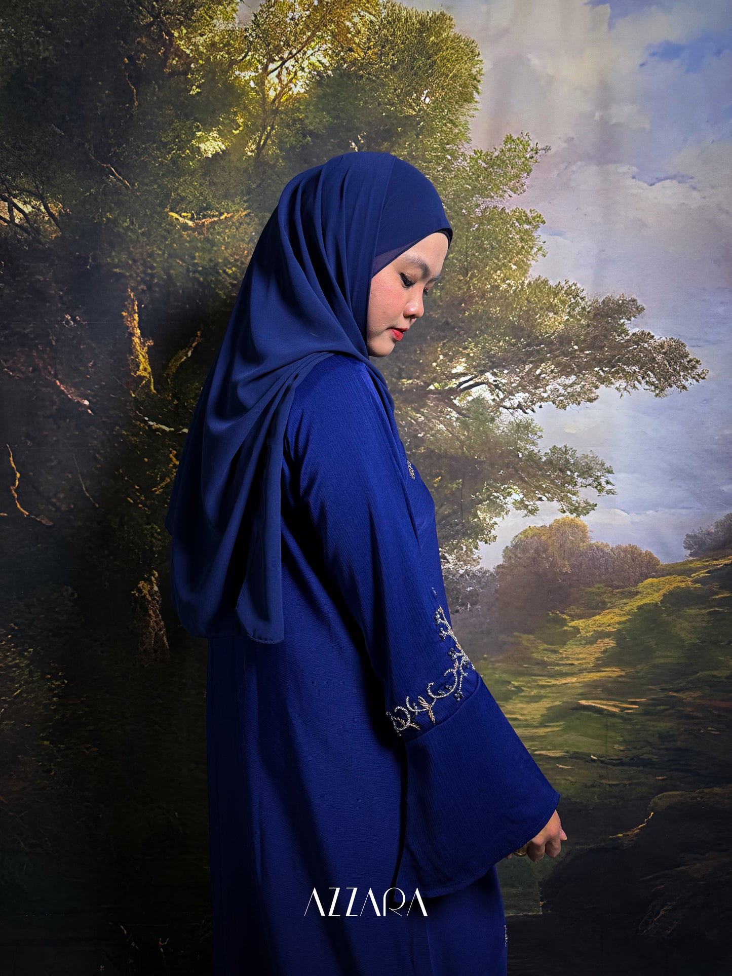 (N023) Zahraat - Azure (Navy Blue)