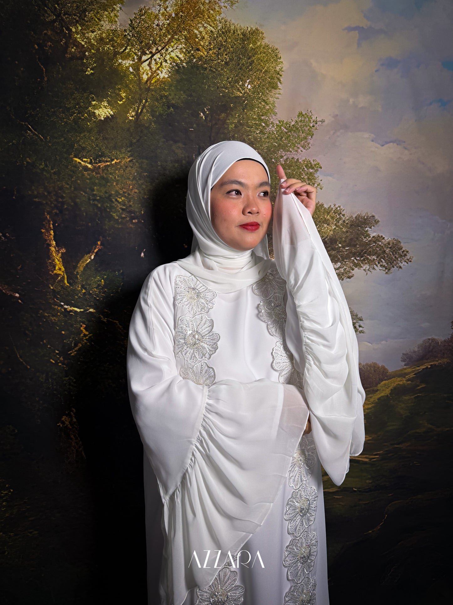 (N030) Calestara Summer - White and Ivory