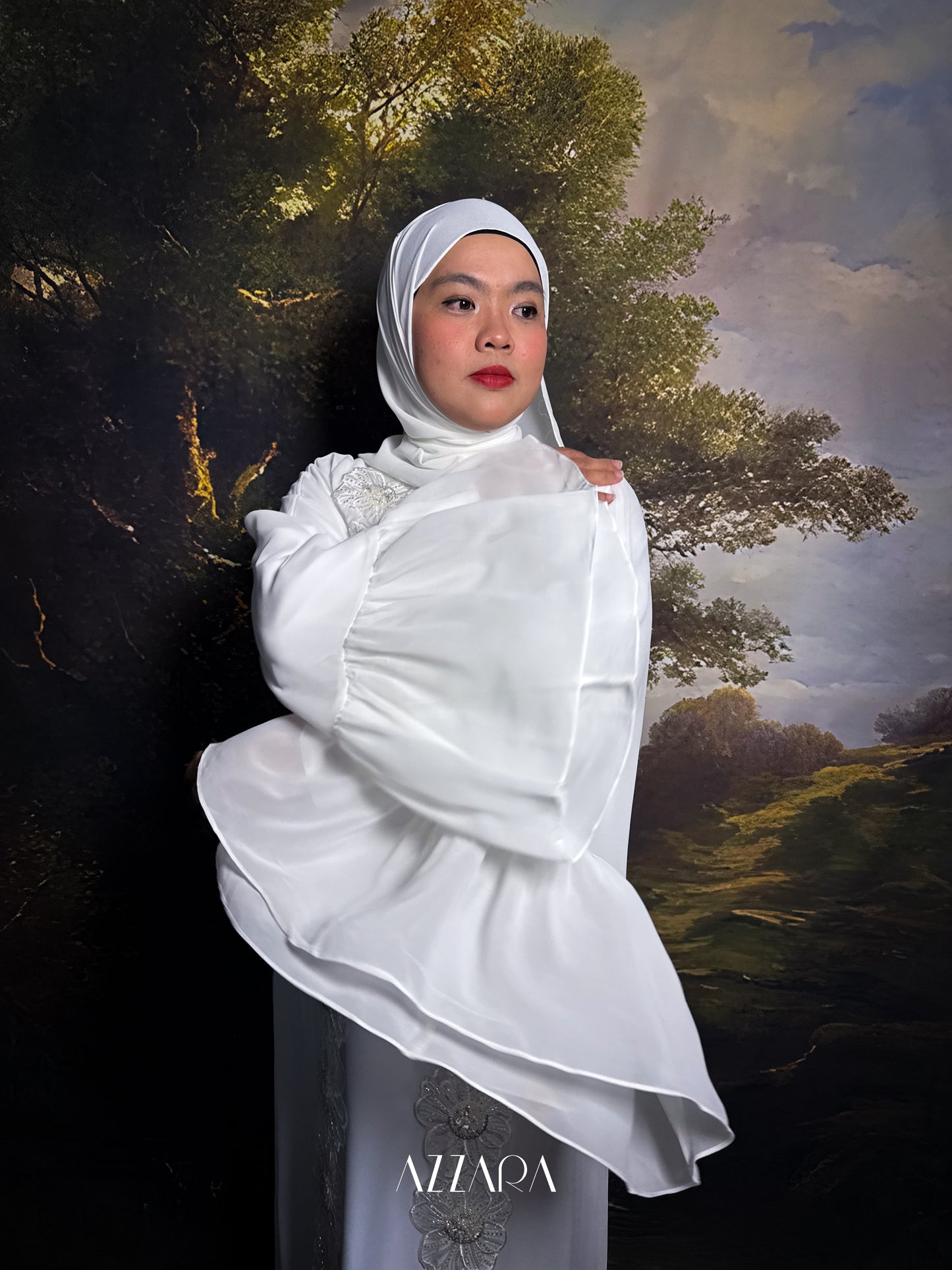 (N030) Calestara Summer - White and Ivory