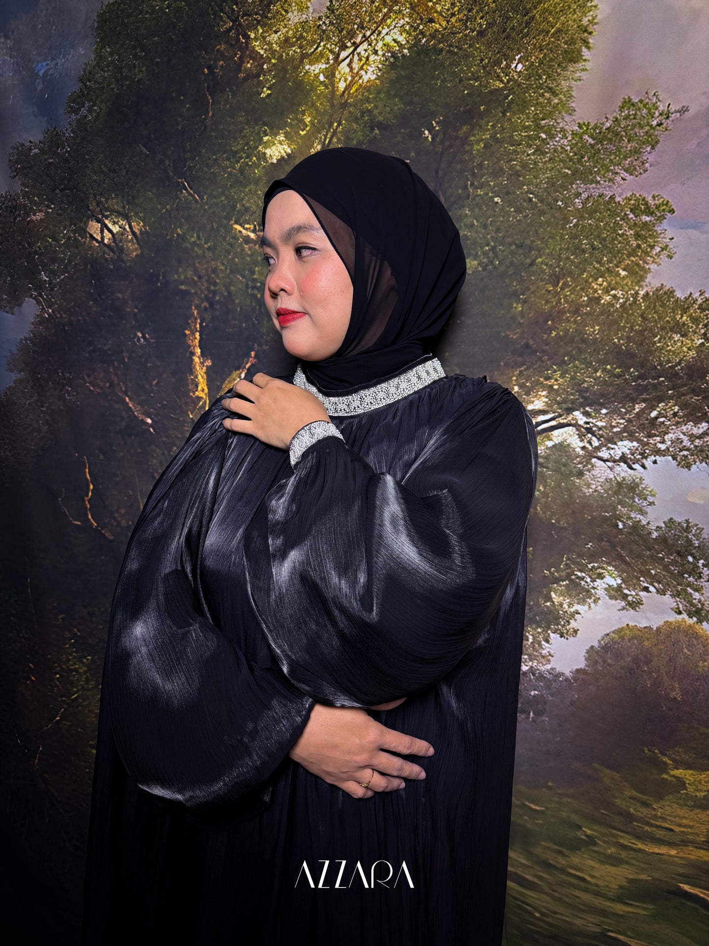 (N029) Nura Elira Summer - Raven Black