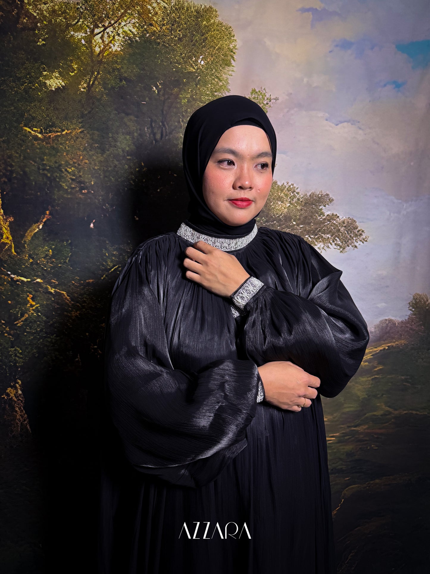 (N029) Nura Elira Summer - Raven Black