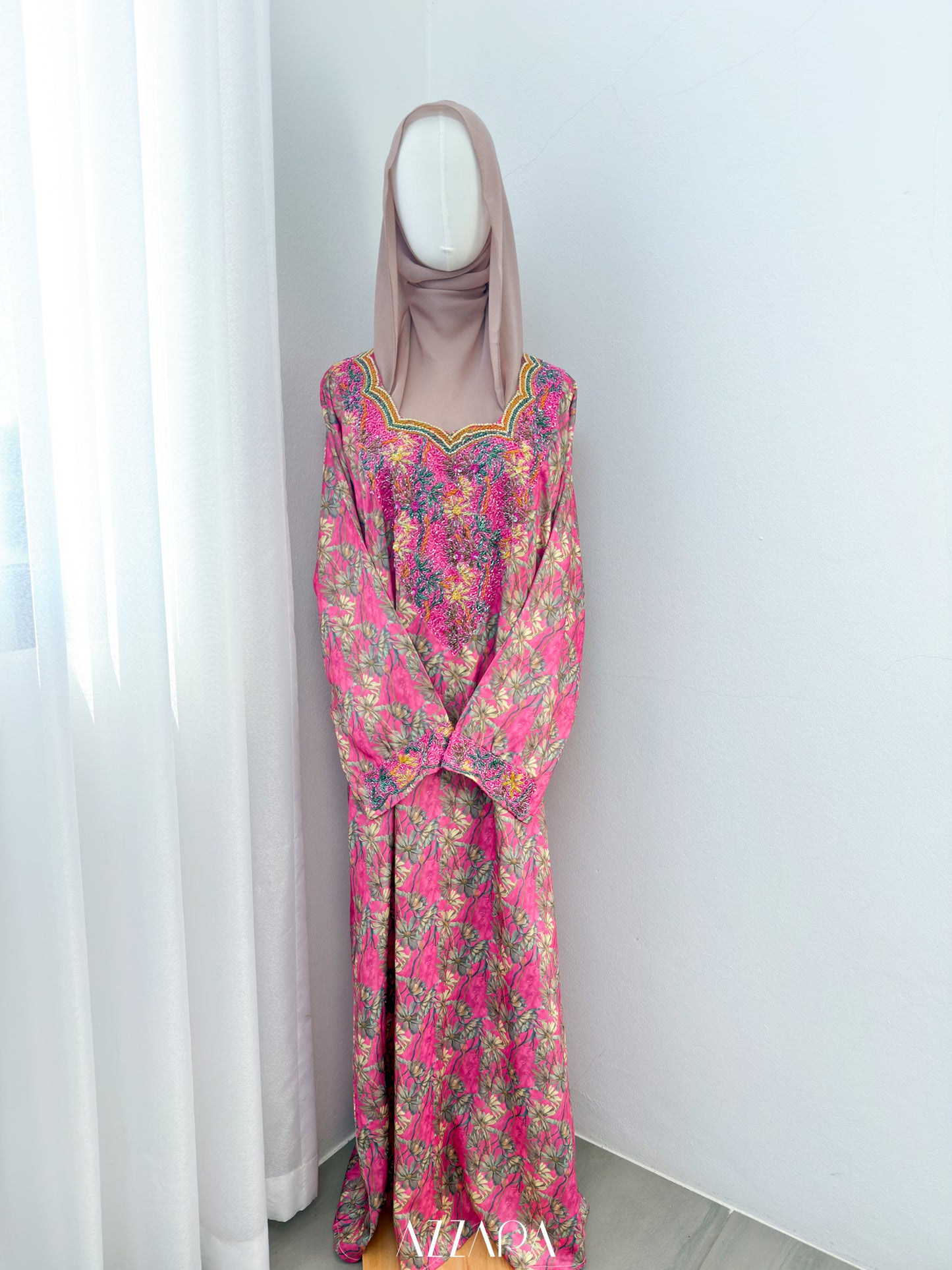 M016 - Exclusive Mukhawar (RTW)