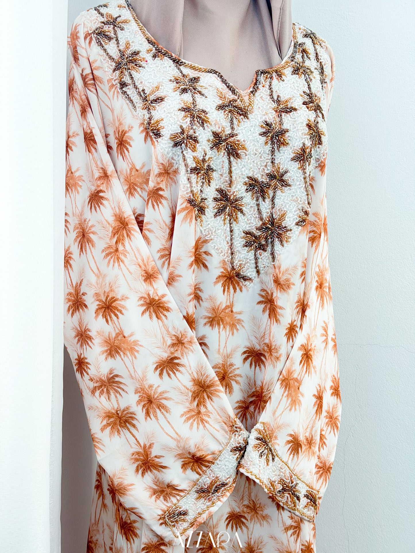 M017 - Exclusive Mukhawar (RTW)
