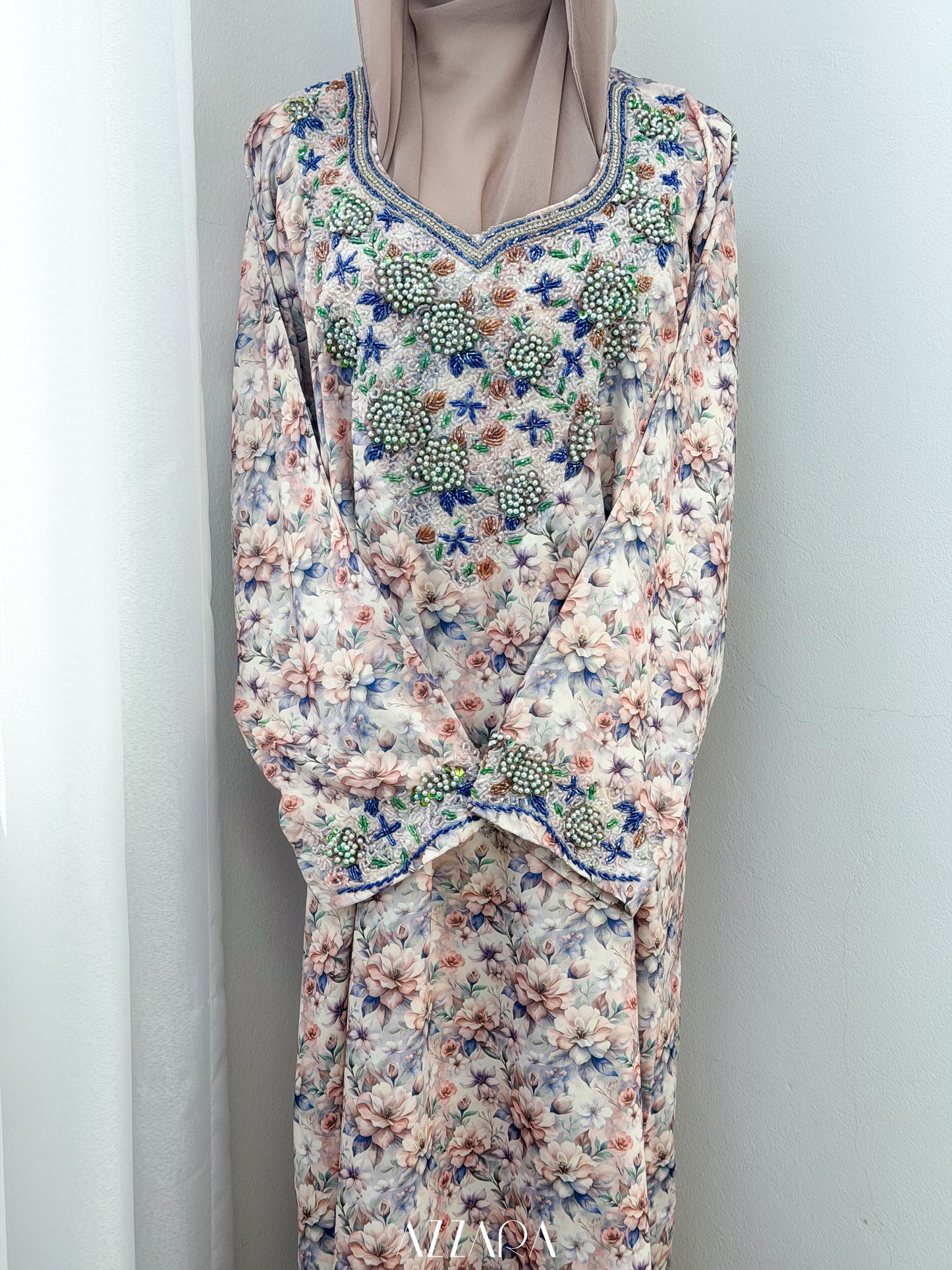 M030 - Exclusive Mukhawar (RTW)