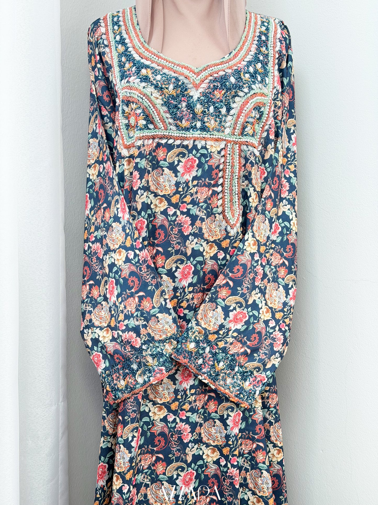 M029 - Exclusive Mukhawar (RTW)