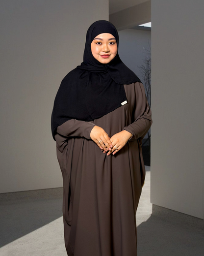 M043 - Azzara Casual in Taupe