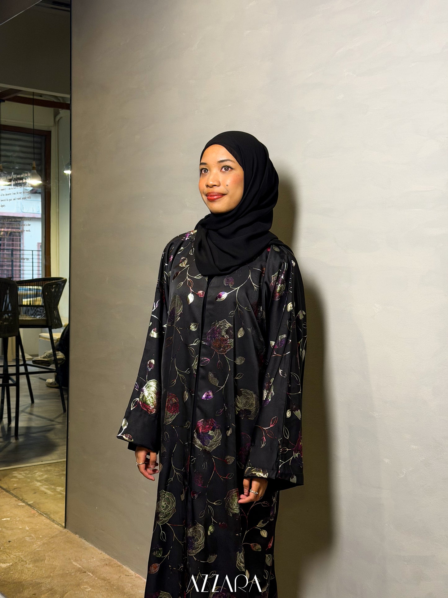 (N077) Raya Rossa - Golden Flower Foil in Jet Black
