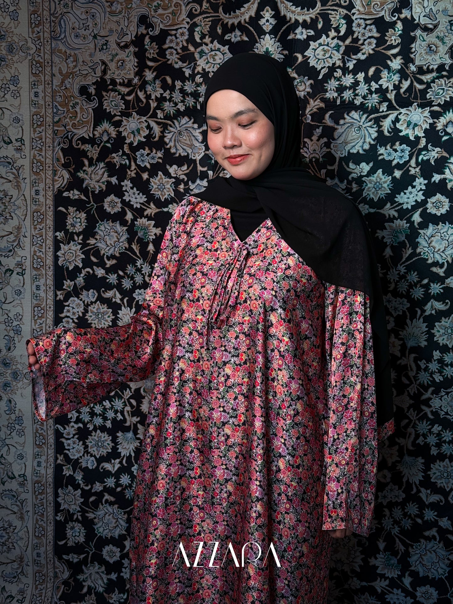 (N011) Luna Petals - Black