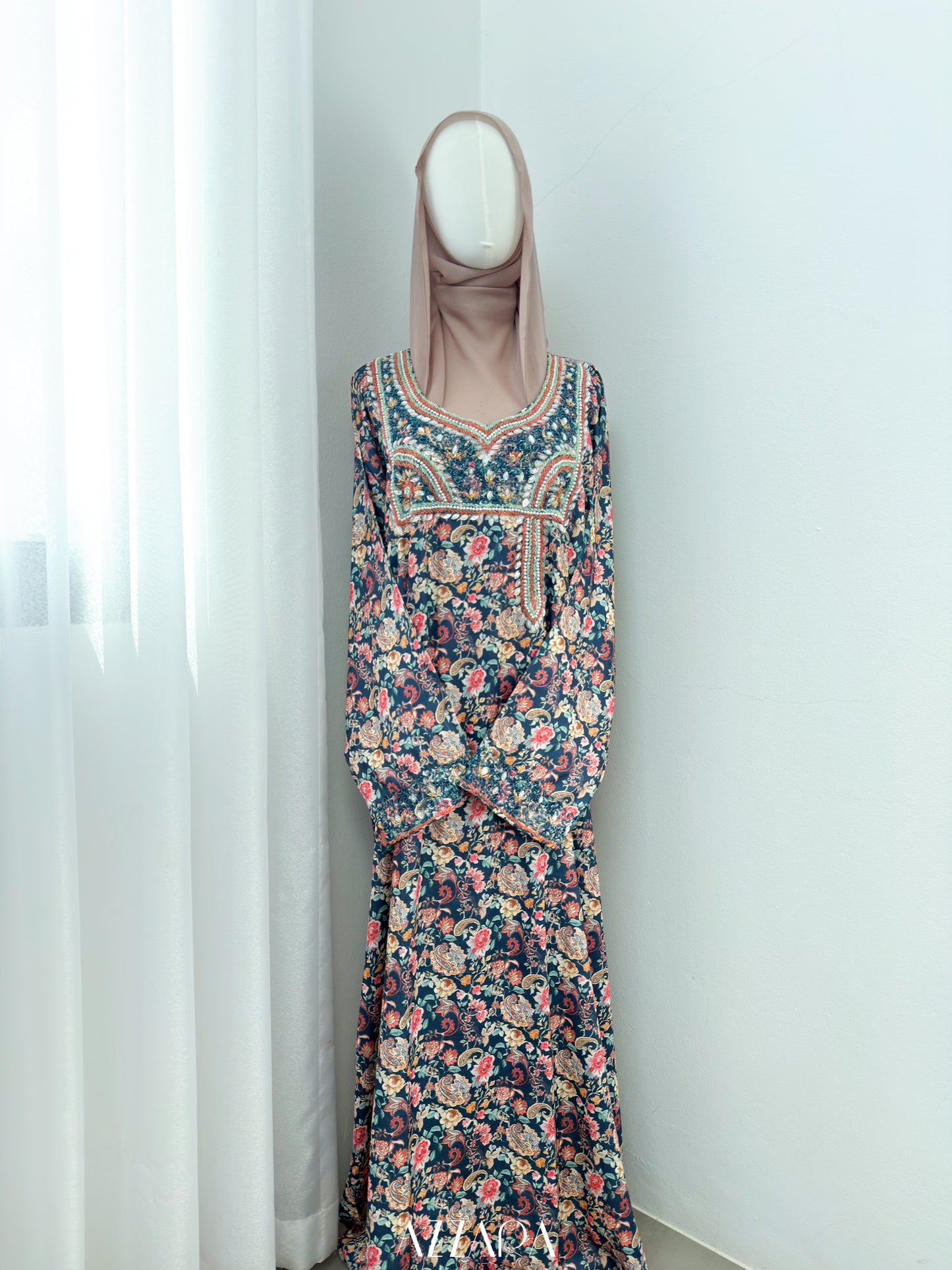 M029 - Exclusive Mukhawar (RTW)