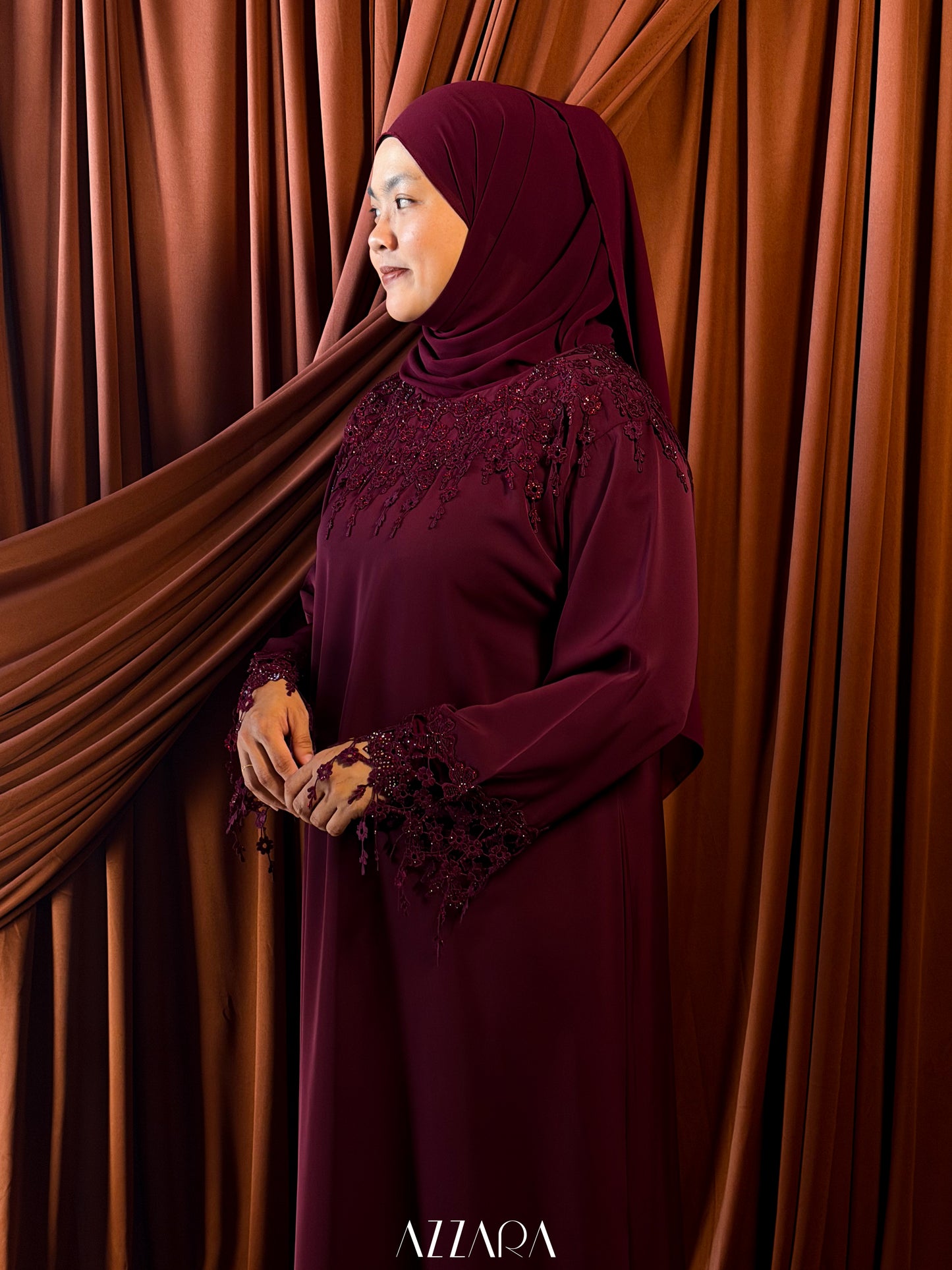 (N050) Raya Rossa - Arabian Nights in Burgundy