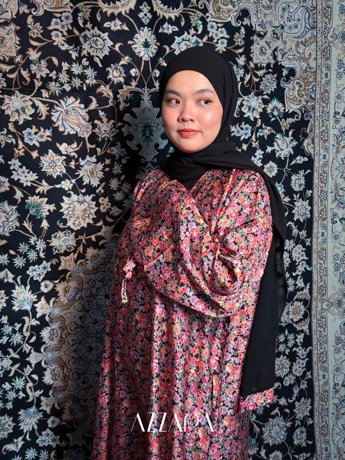(N011) Luna Petals - Black