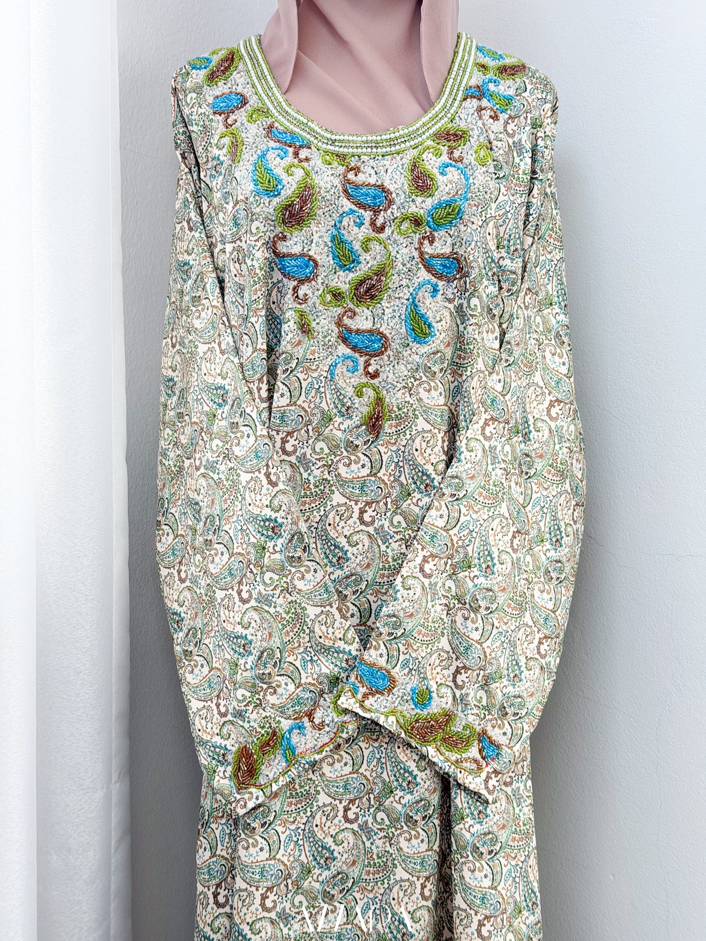 M026 - Exclusive Mukhawar (RTW)