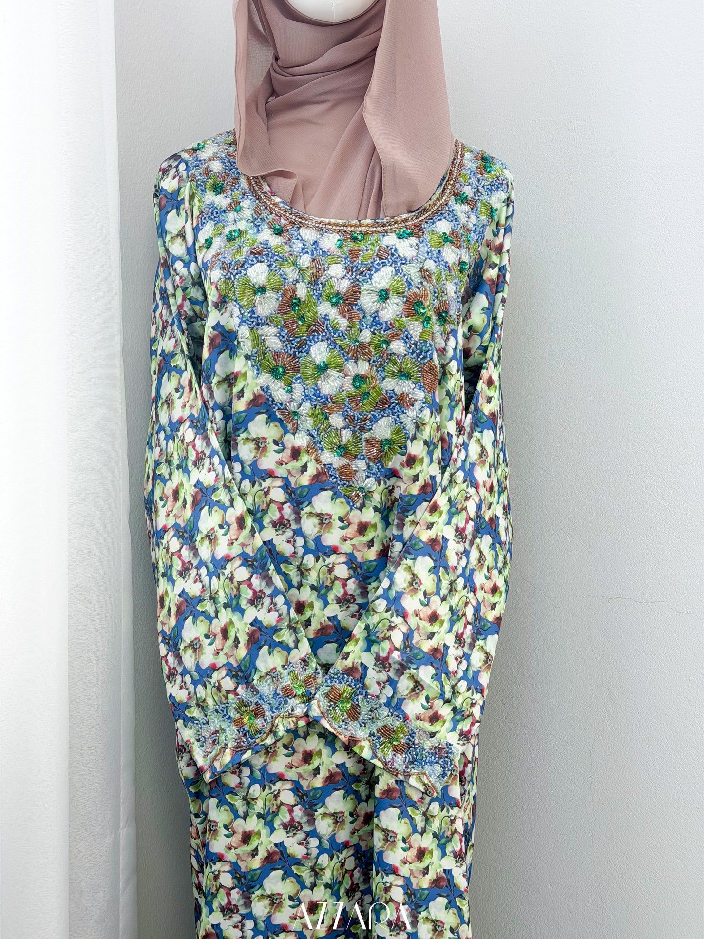 M008 - Exclusive Mukhawar (RTW)
