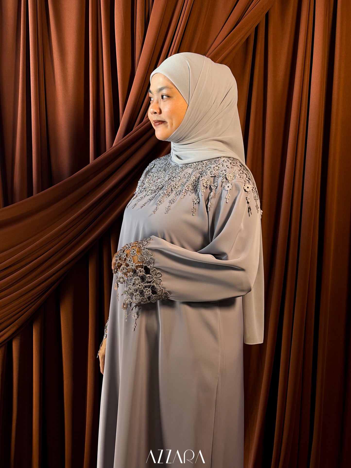 (N052) Raya Rossa - Arabian Nights in Platinum Grey