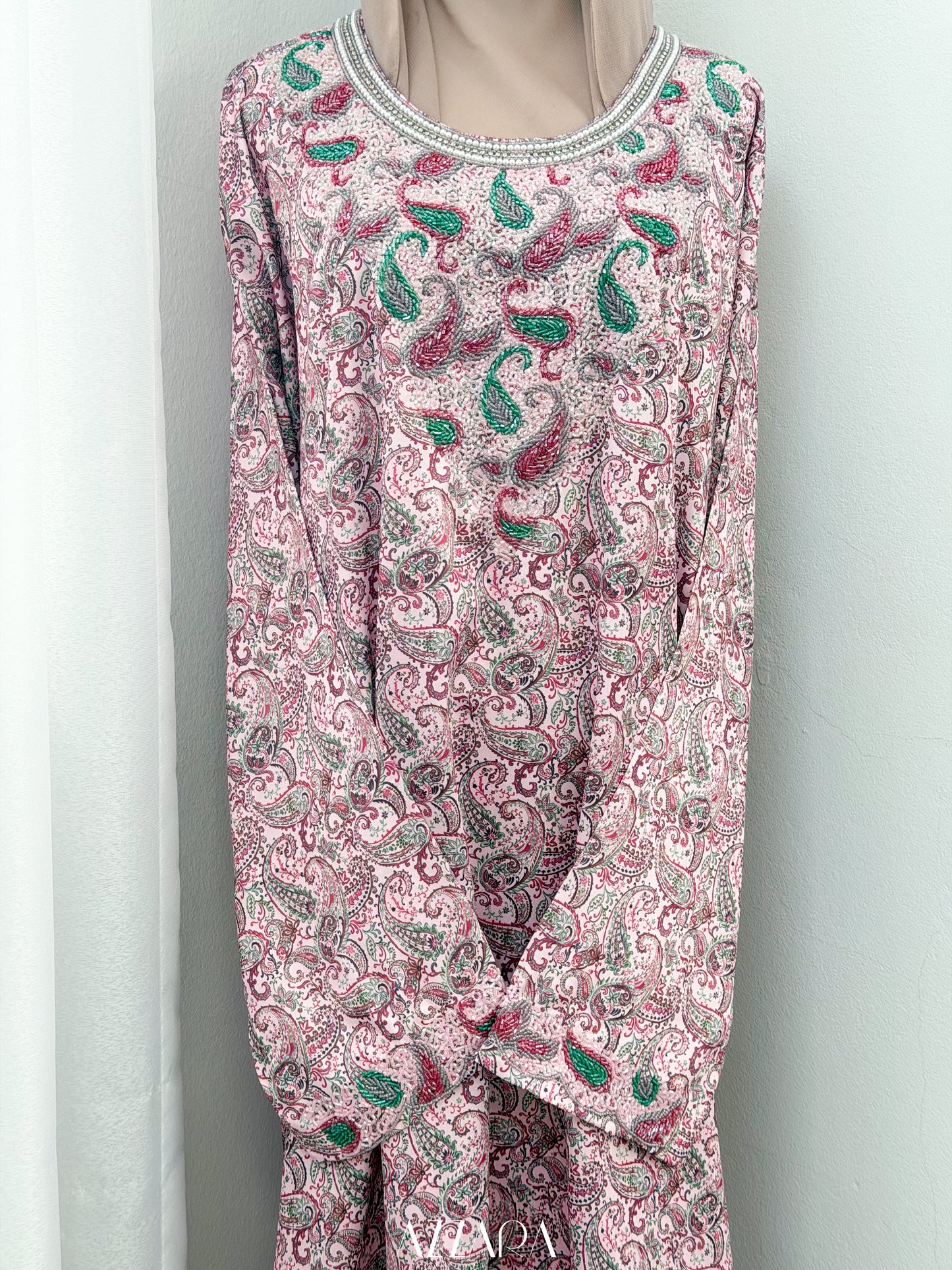 M032 - Exclusive Mukhawar (RTW)