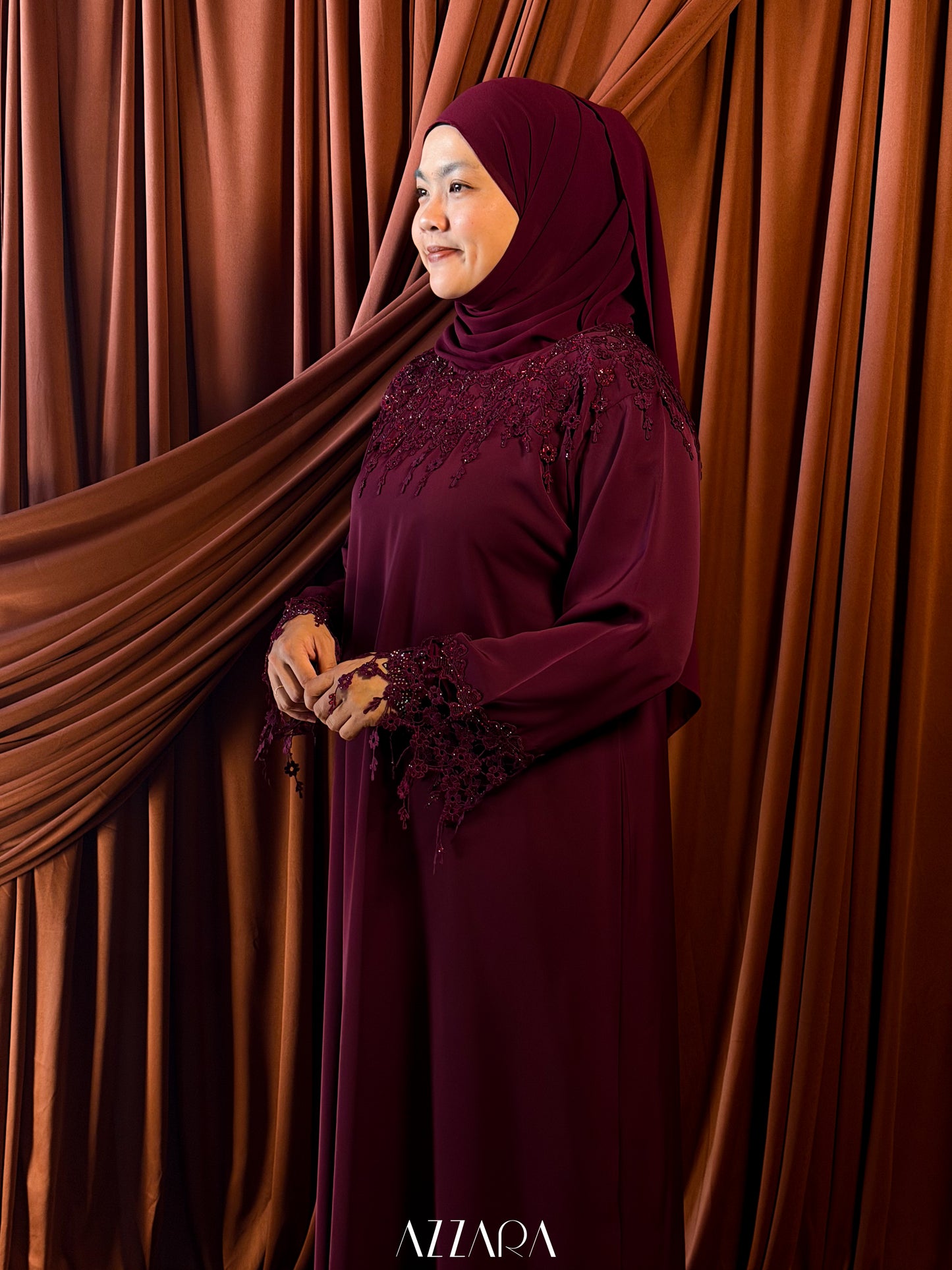 (N050) Raya Rossa - Arabian Nights in Burgundy