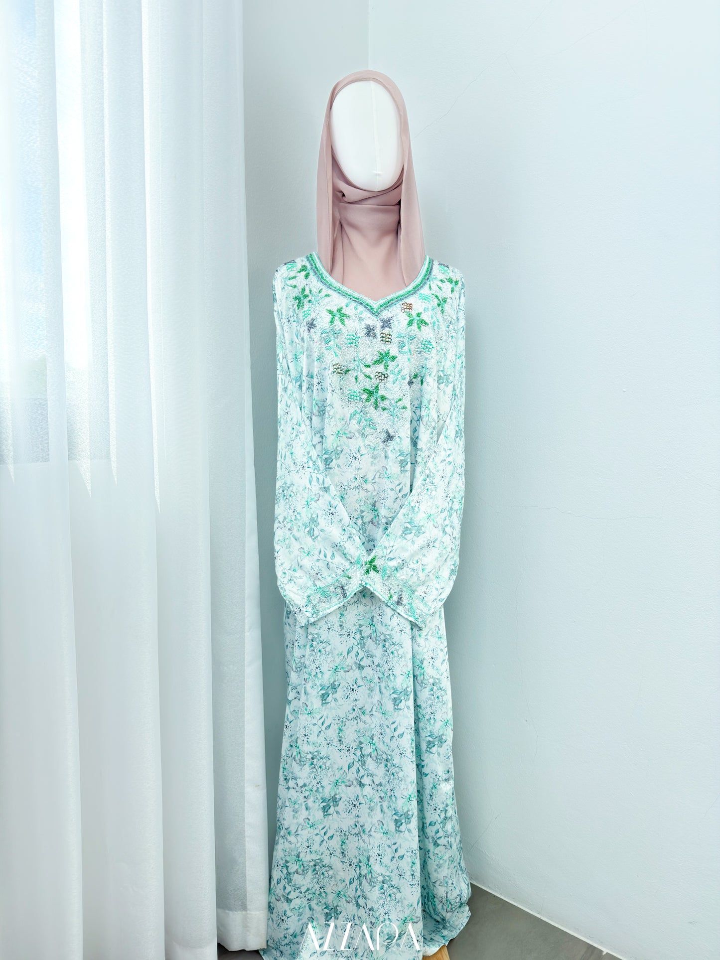 M038 - Exclusive Mukhawar (RTW)