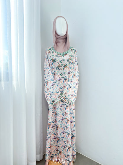 M012 - Exclusive Mukhawar (RTW)