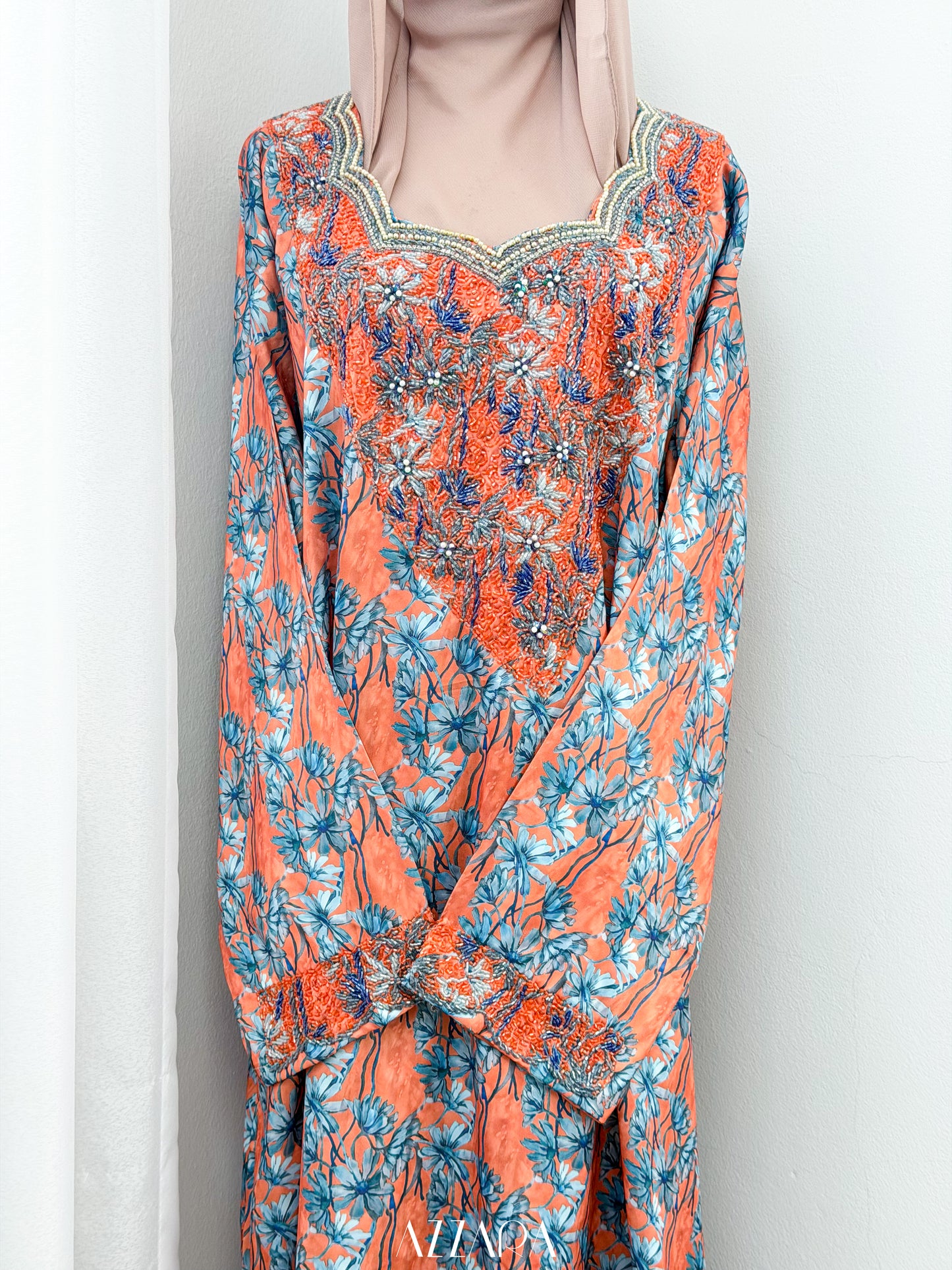 M037 - Exclusive Mukhawar (RTW)
