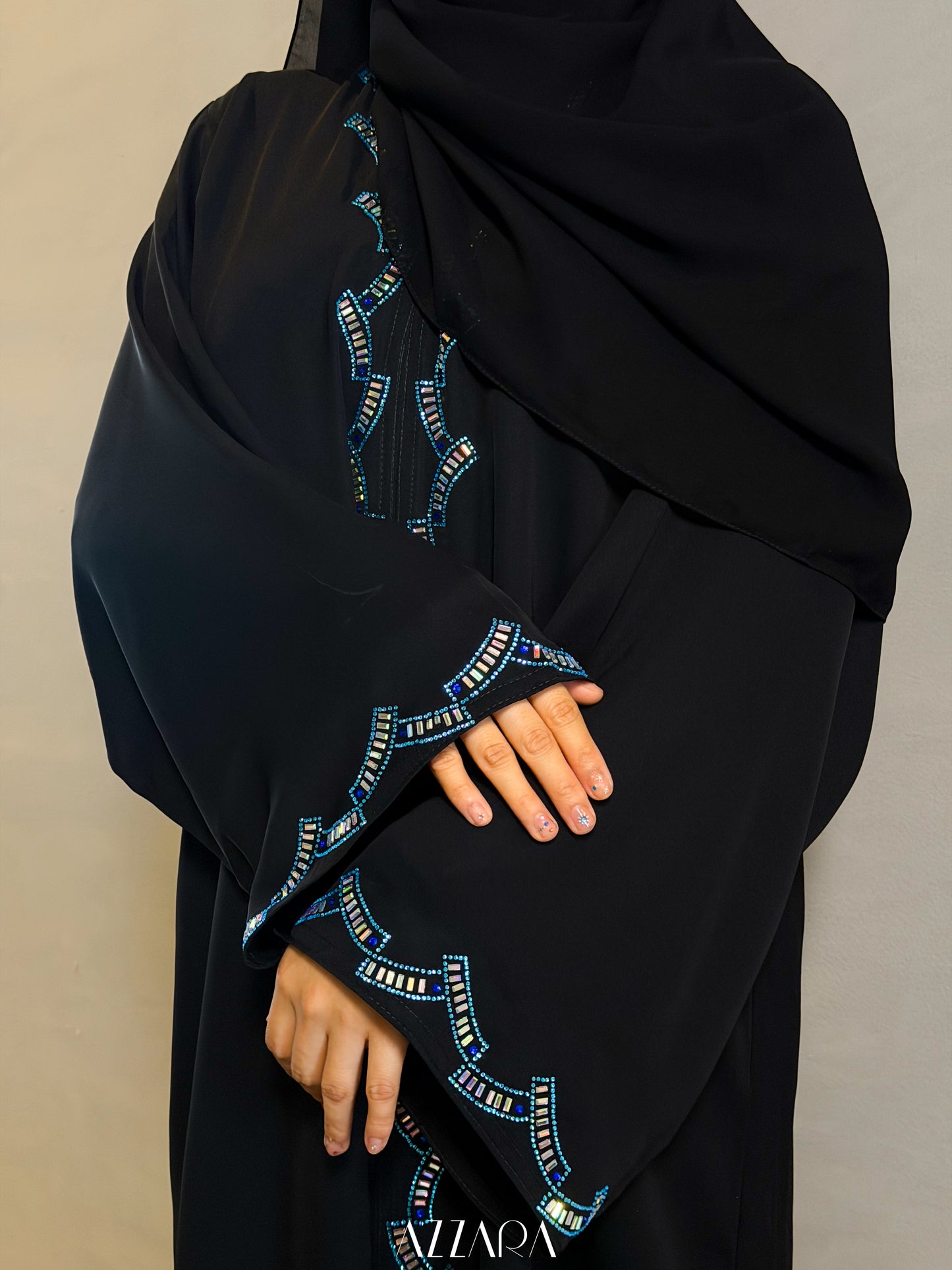 (L011) - Petra Stones in Noir Black