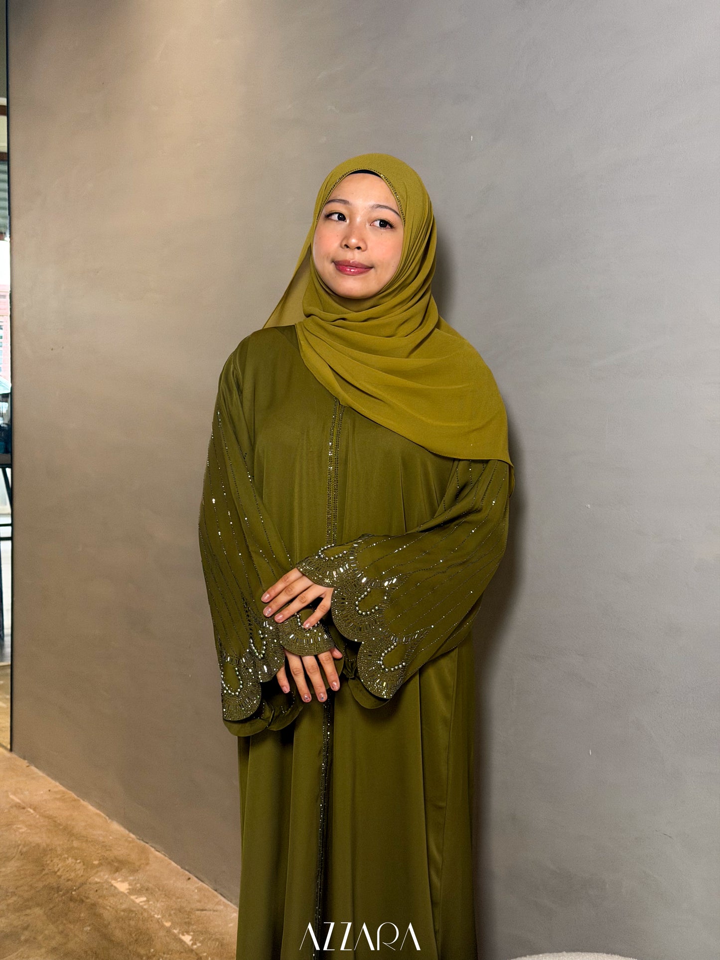 (L004) - Soraya in Olive