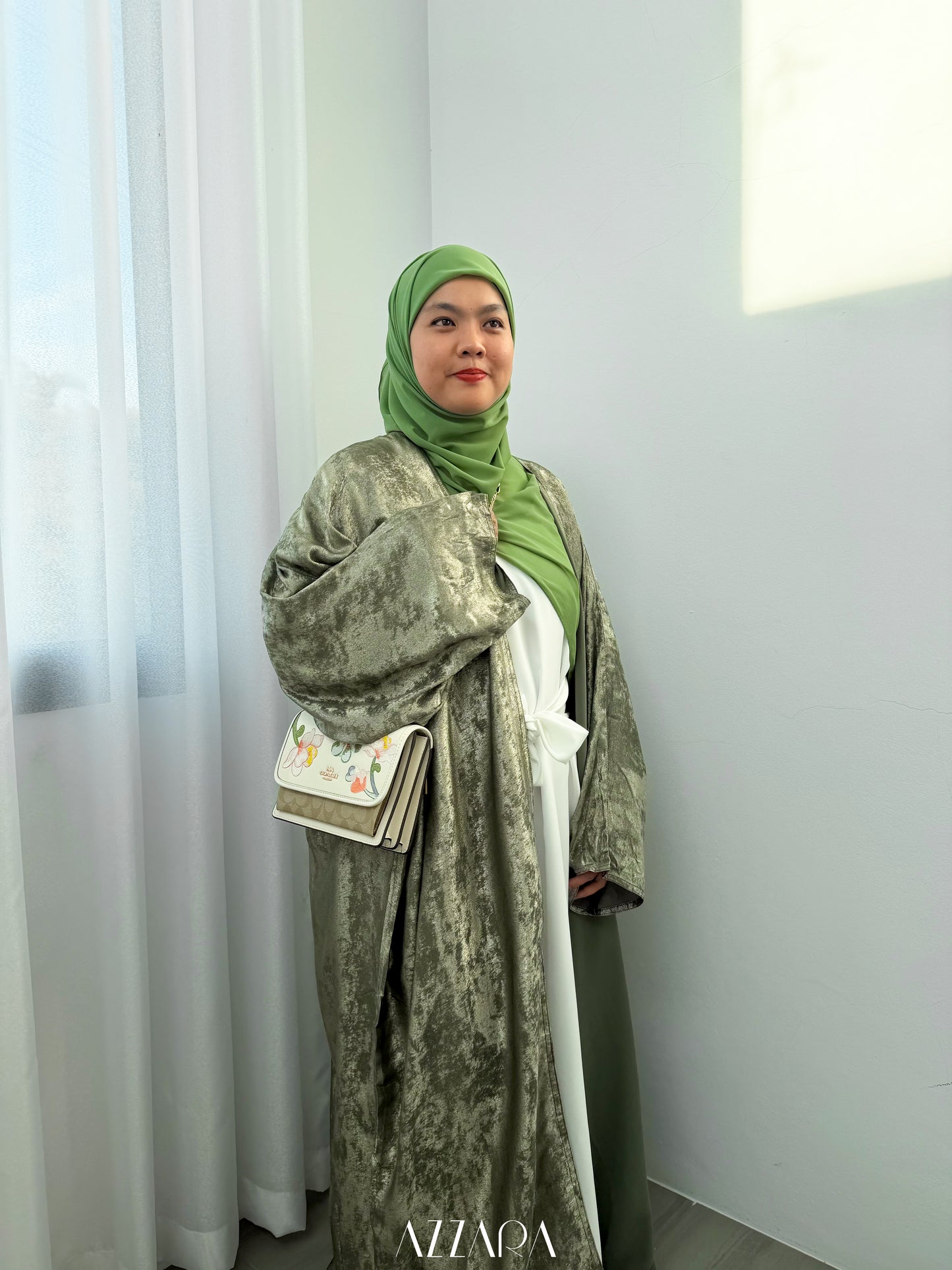 (N041) Ophelia Velvet in Emerald Green