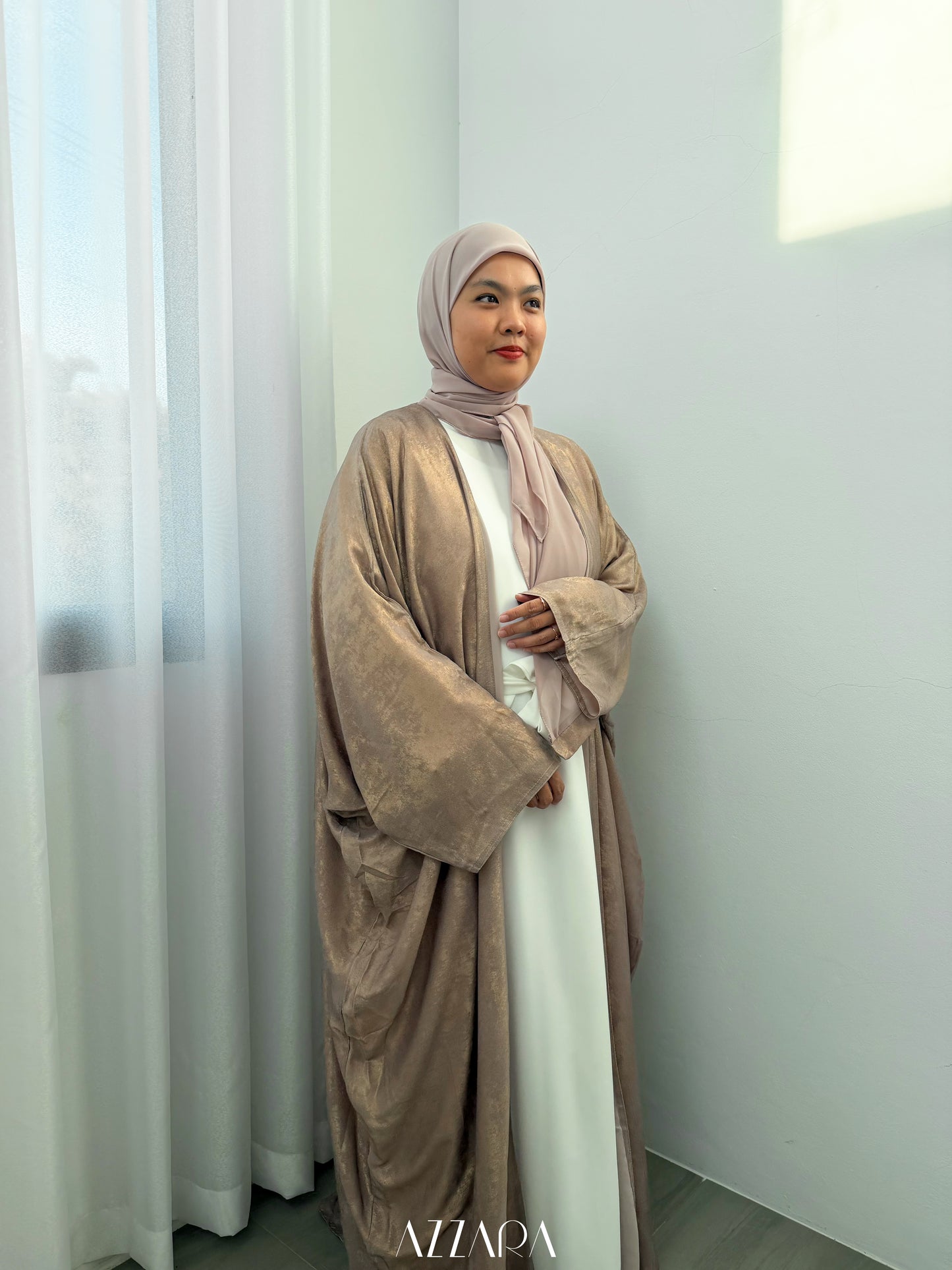 (N039) Ophelia Velvet in Pale Brown