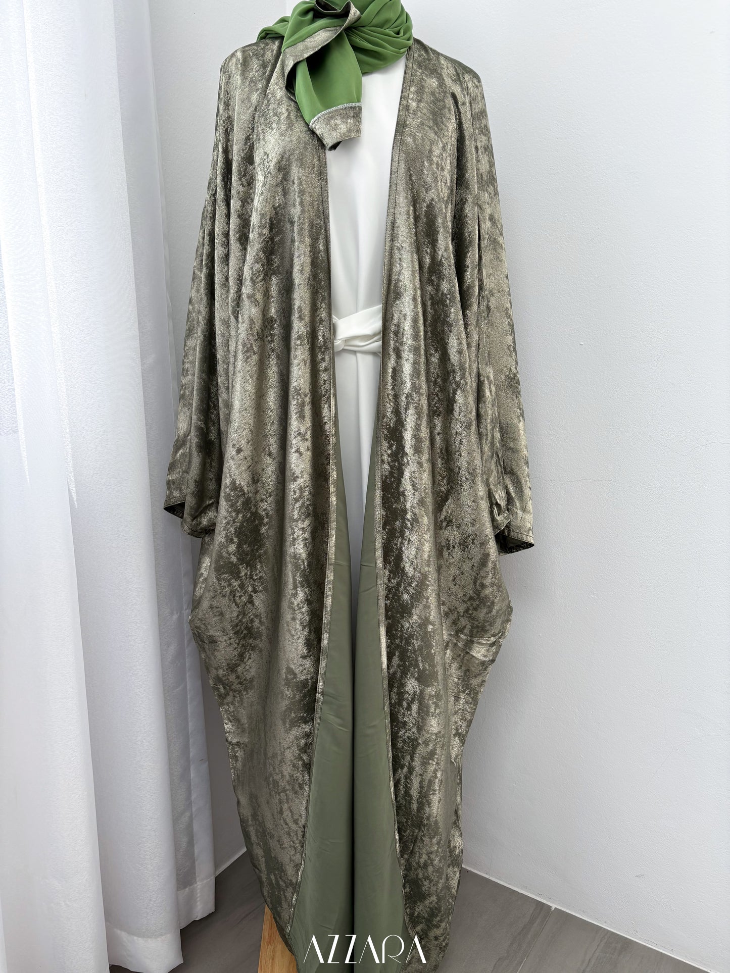 (N041) Ophelia Velvet in Emerald Green