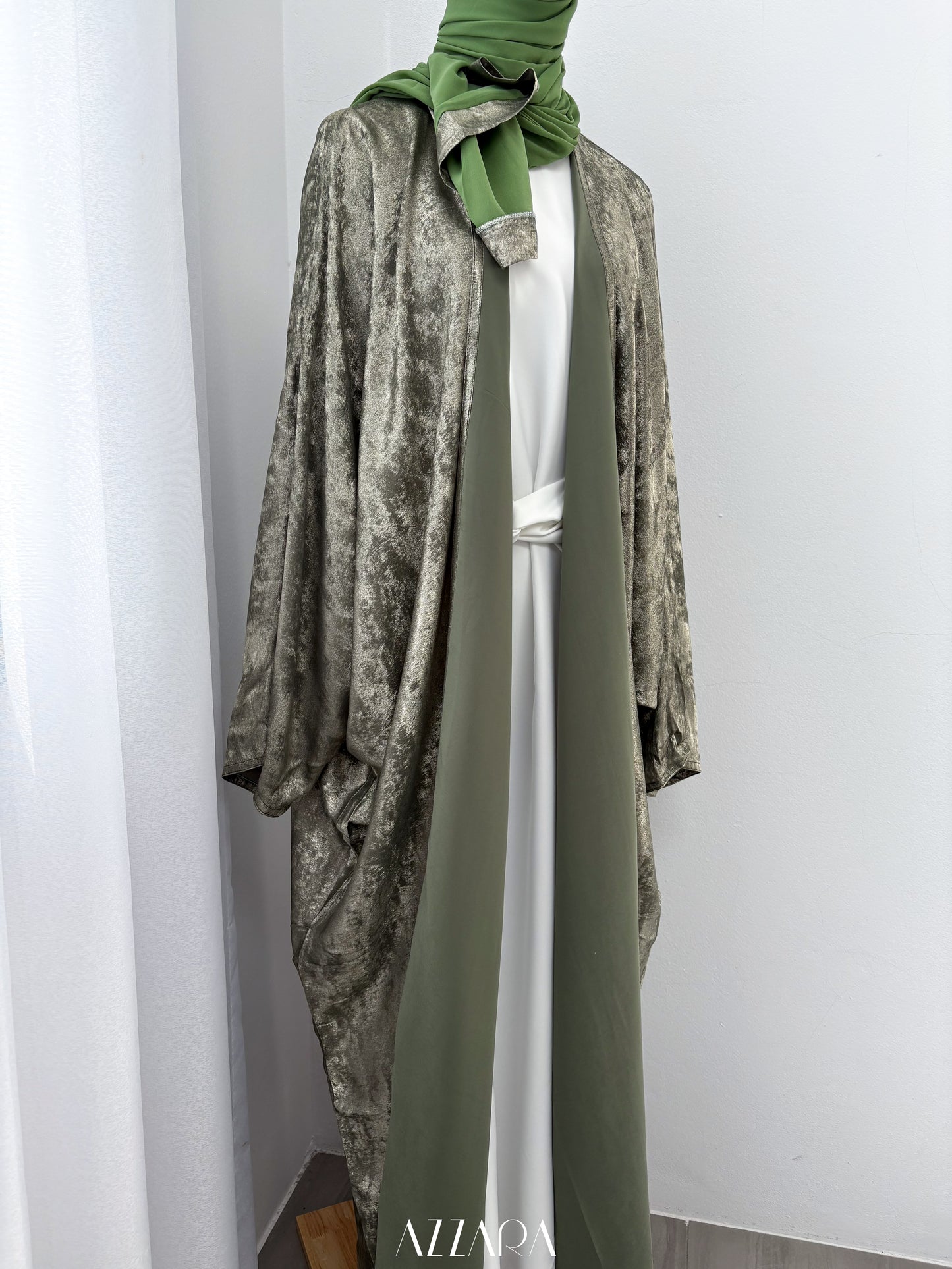 (N041) Ophelia Velvet in Emerald Green