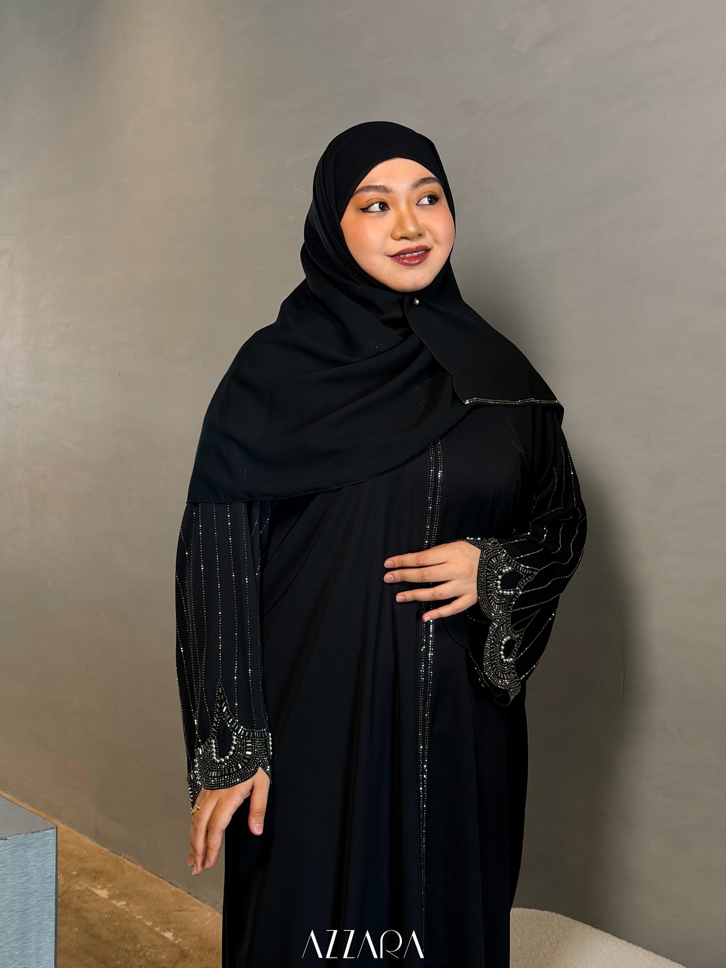 (L034) - Soraya Muses in Black