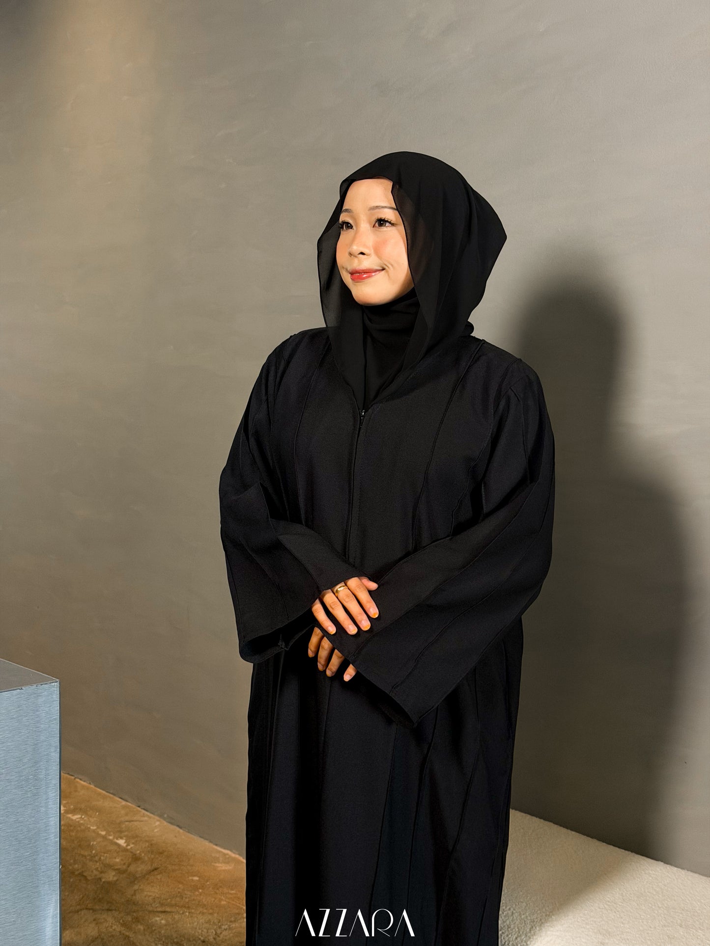 (L040) - Linen Muses in Black Color (Relaxed fit with Zipper)